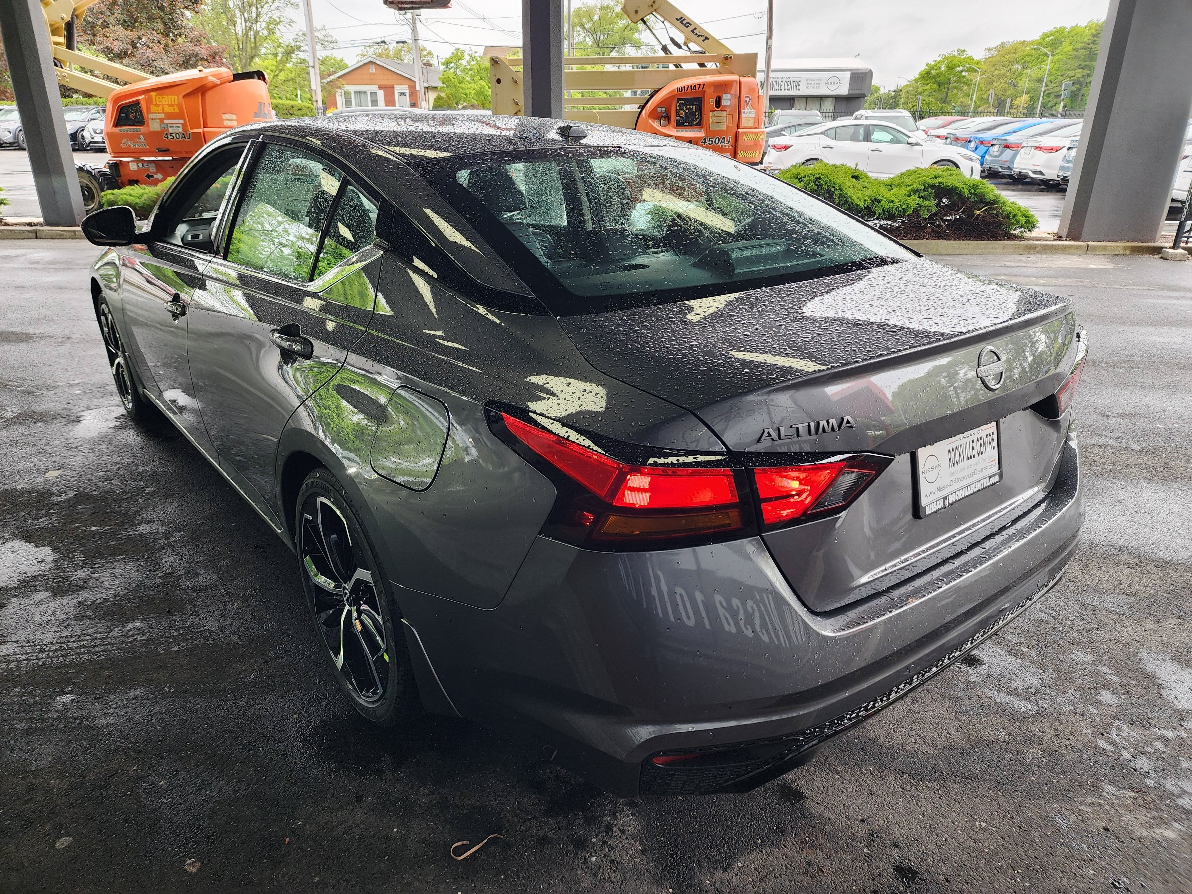 2025 Nissan Altima SR