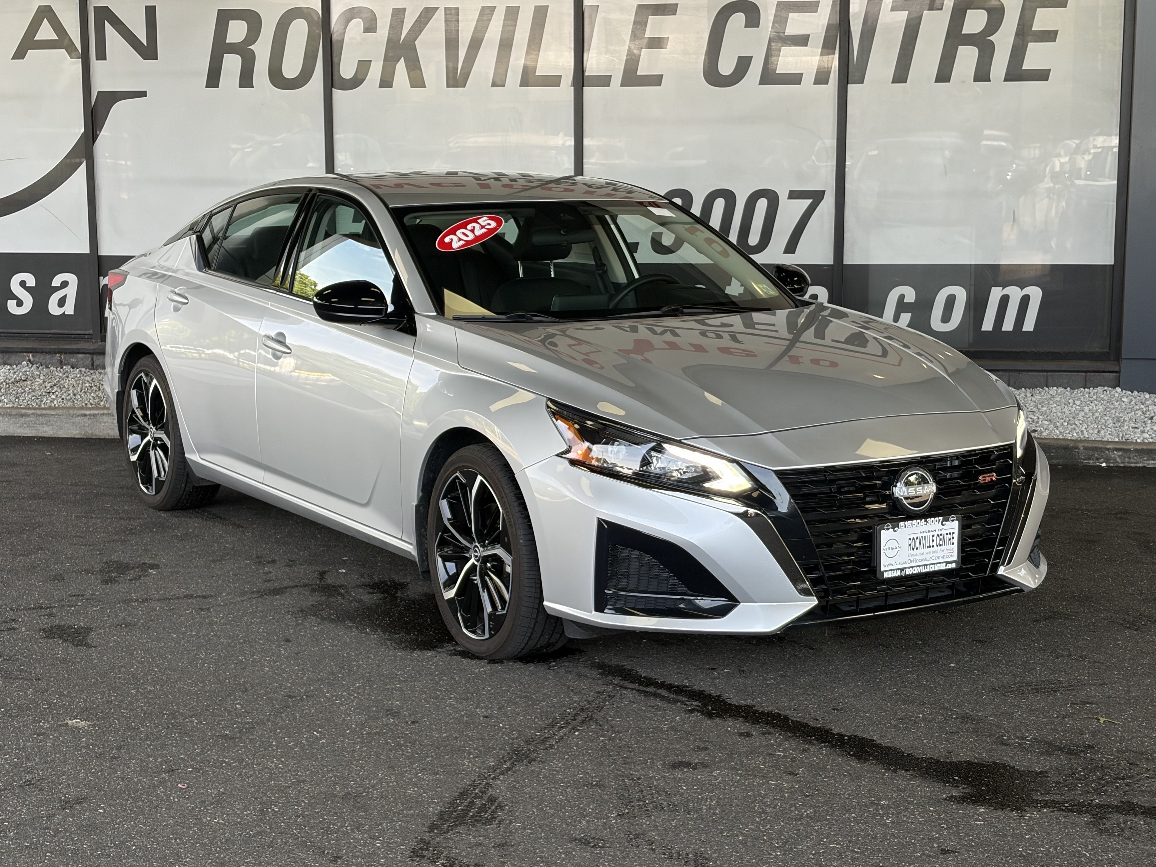 2025 Nissan Altima SR