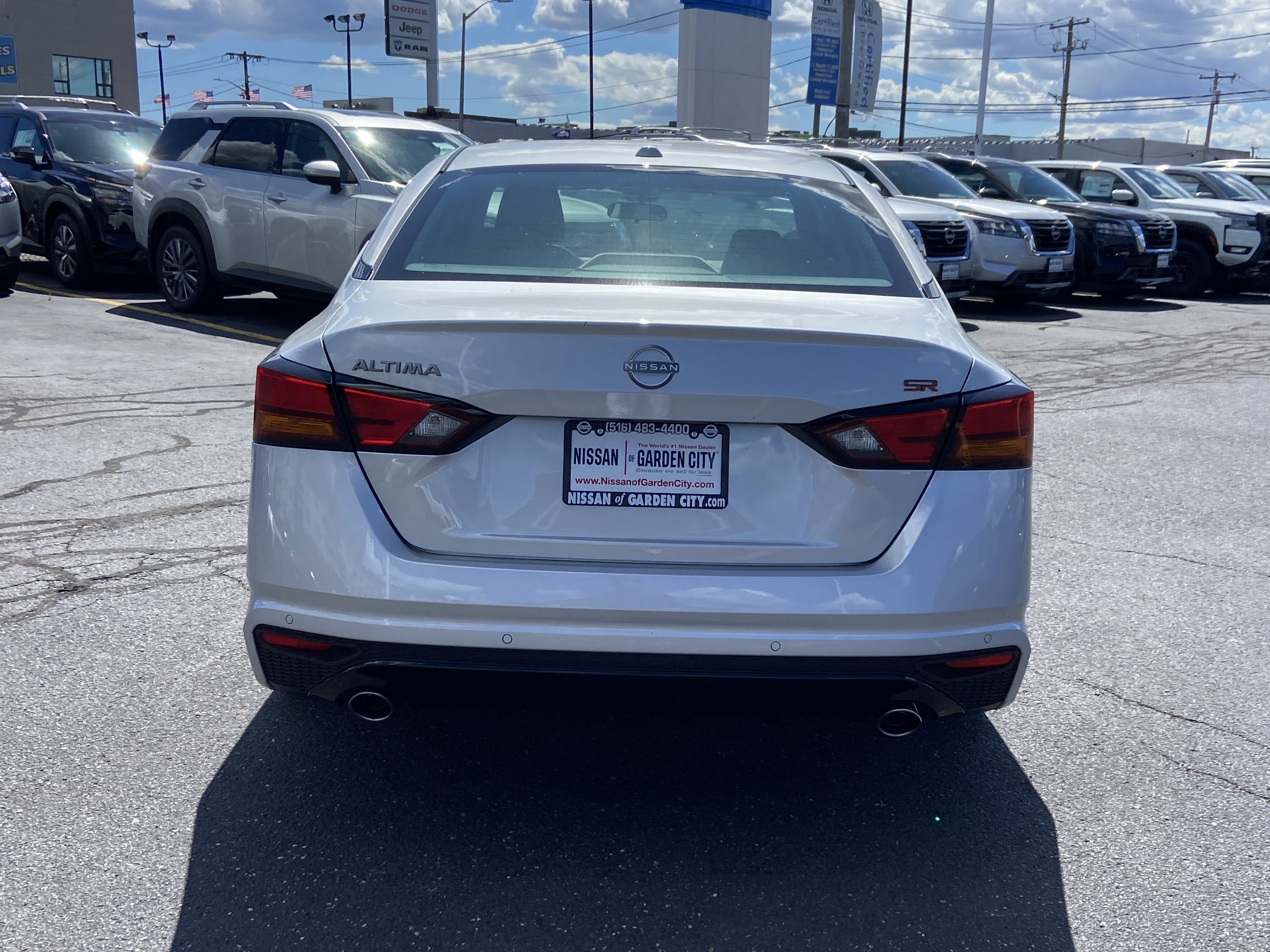 2025 Nissan Altima SR