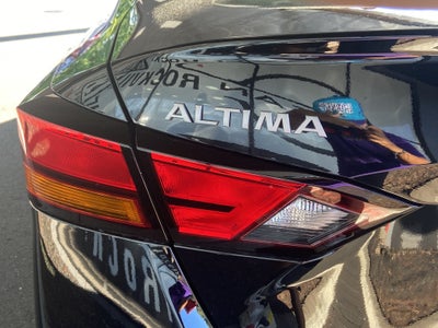 2025 Nissan Altima SR