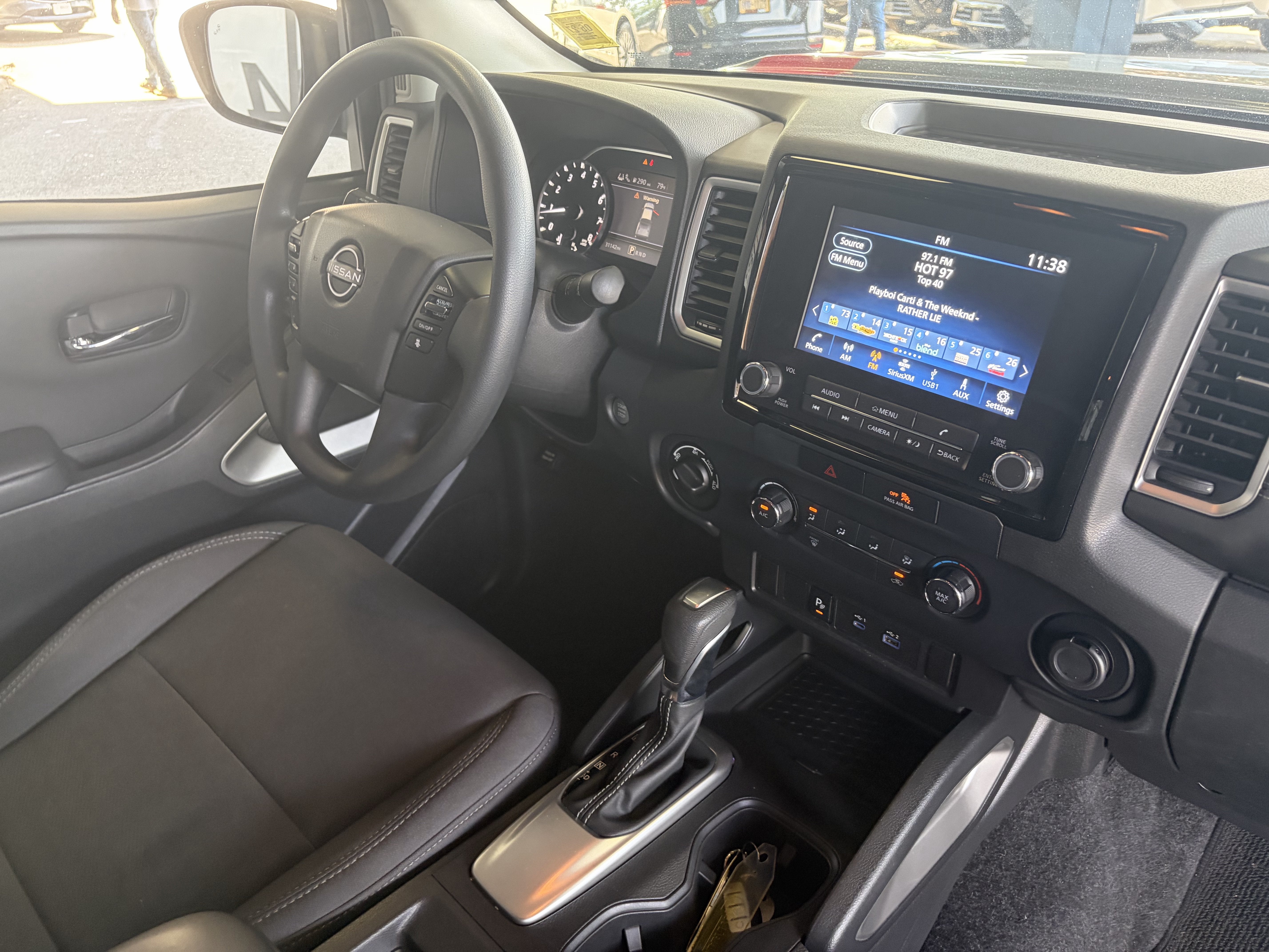 2022 Nissan Frontier SV