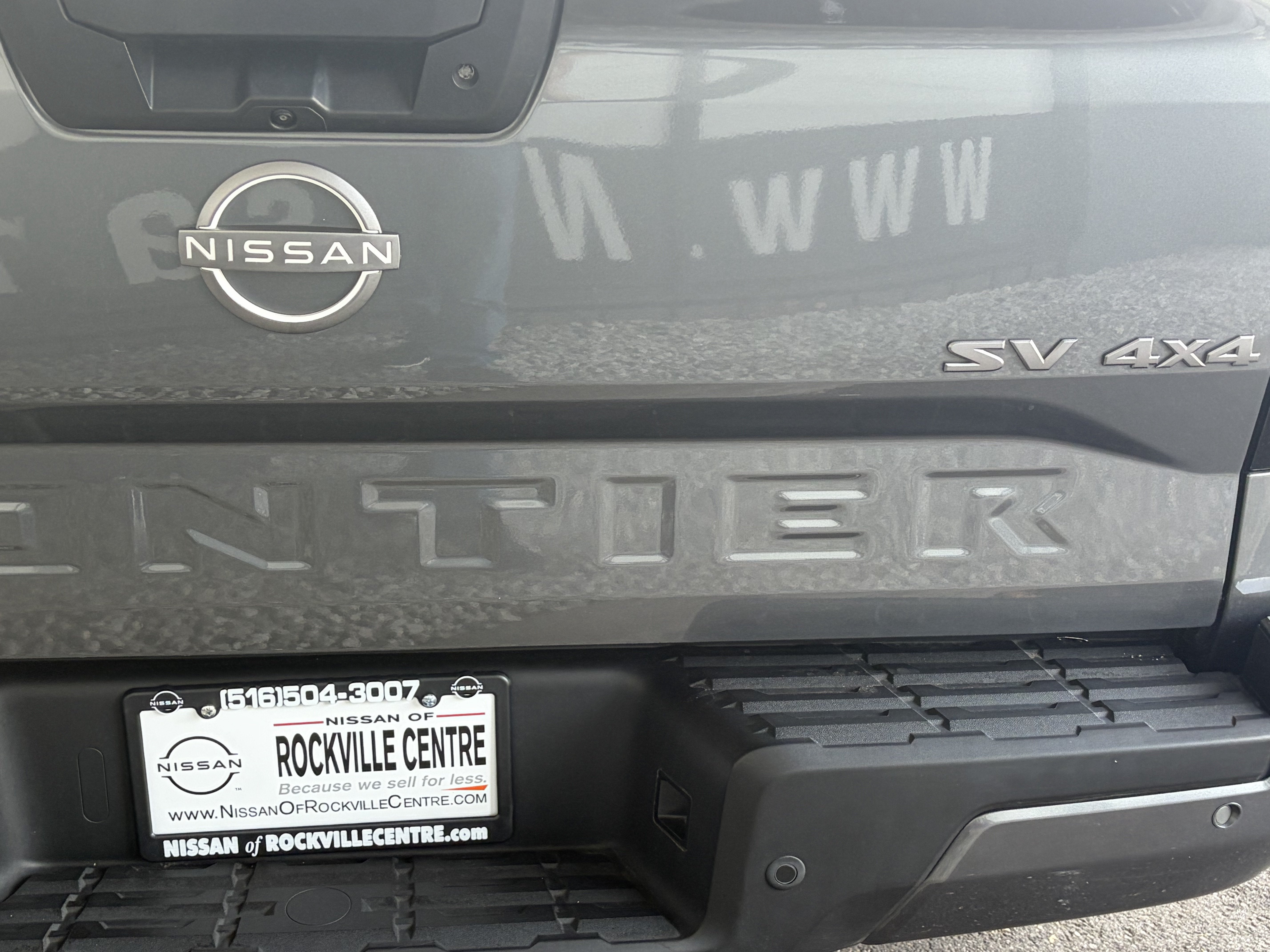2022 Nissan Frontier SV