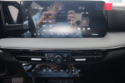 2027 Nissan Kicks SR