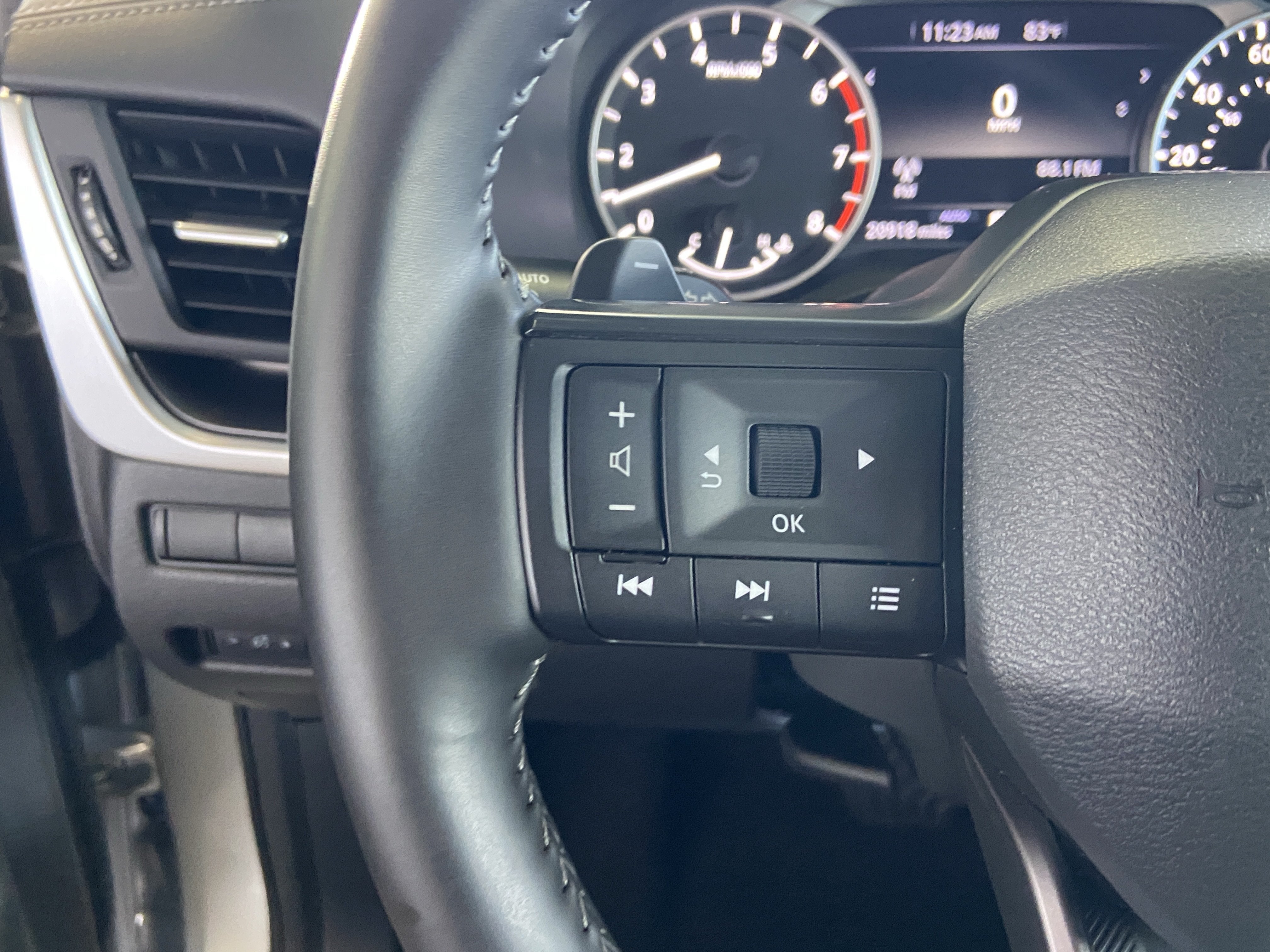2025 Nissan Rogue SV