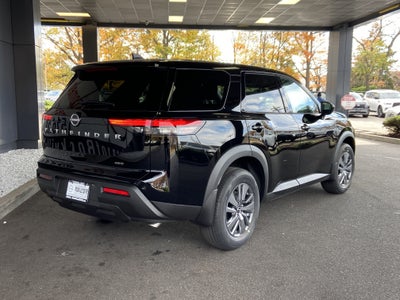 2025 Nissan Pathfinder S