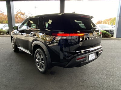 2025 Nissan Pathfinder S