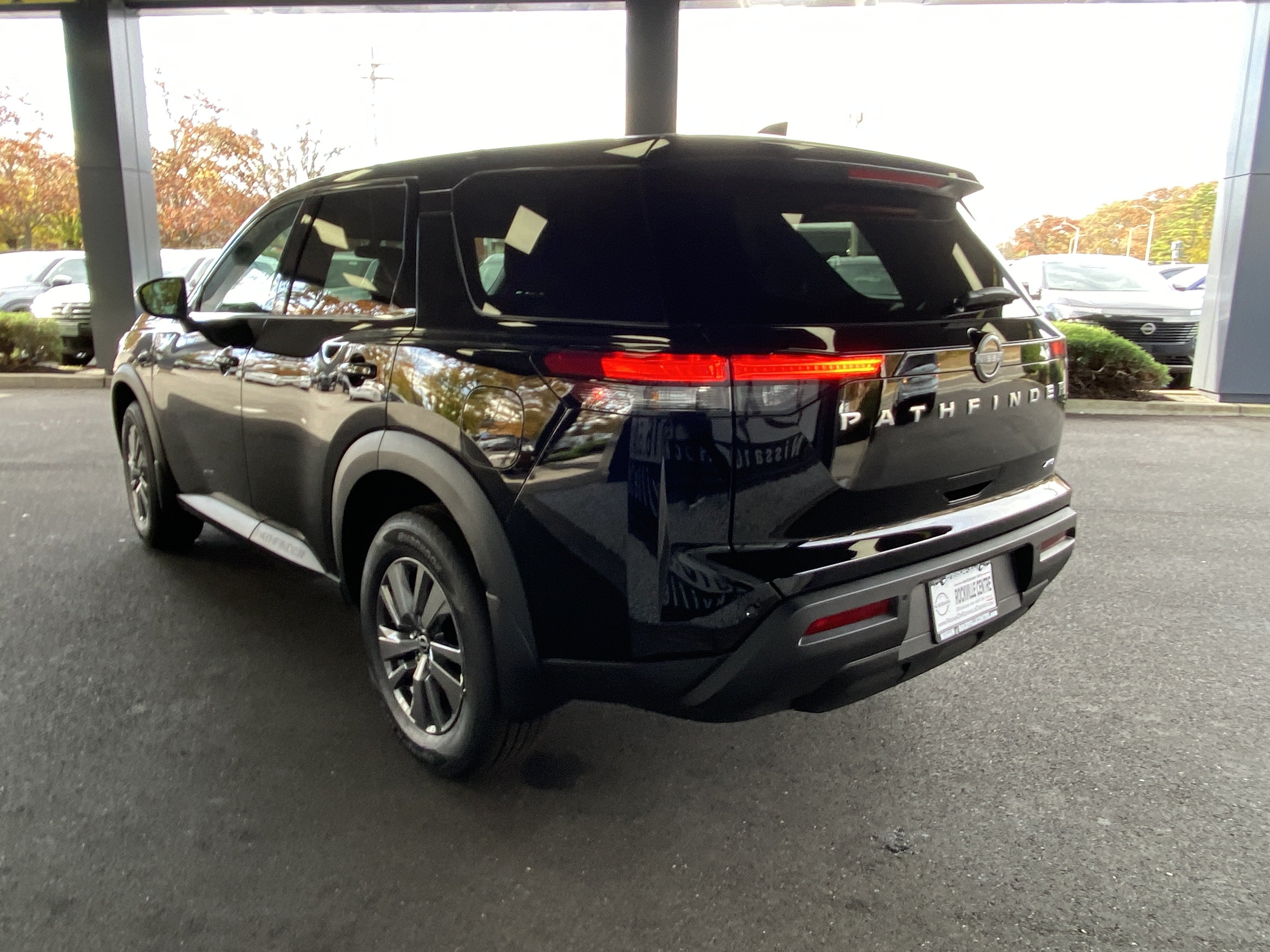 2025 Nissan Pathfinder S
