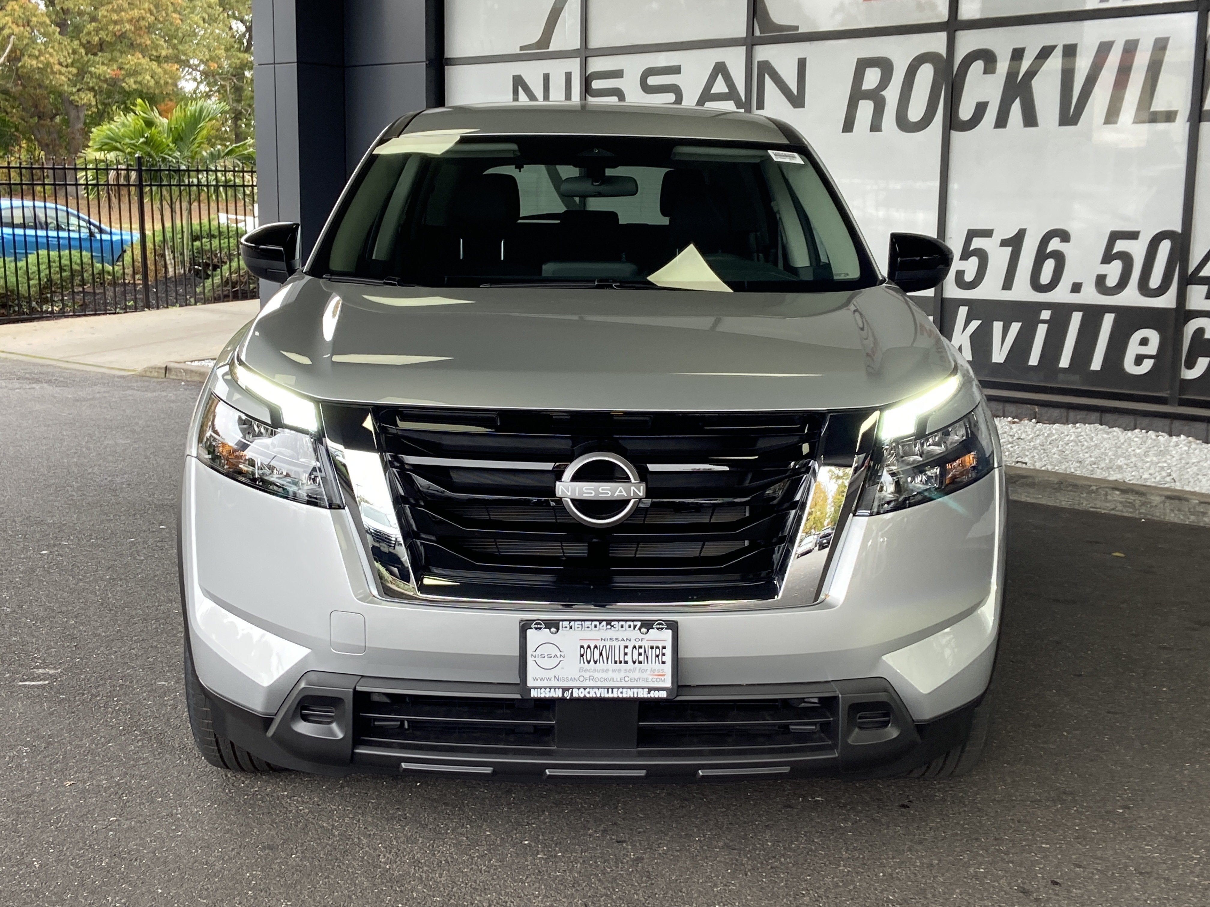 2025 Nissan Pathfinder S