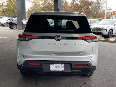 2025 Nissan Pathfinder S