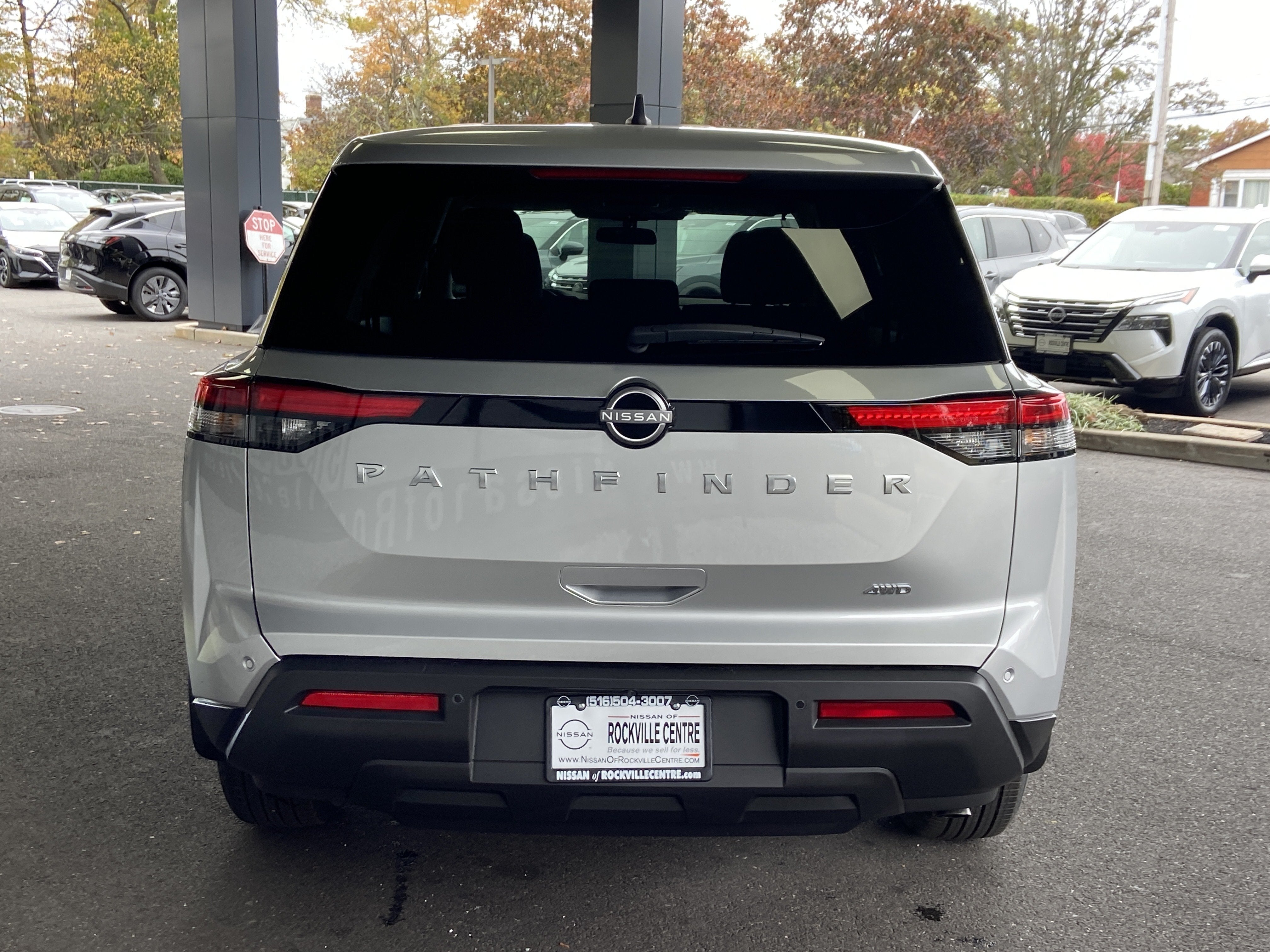 2025 Nissan Pathfinder S