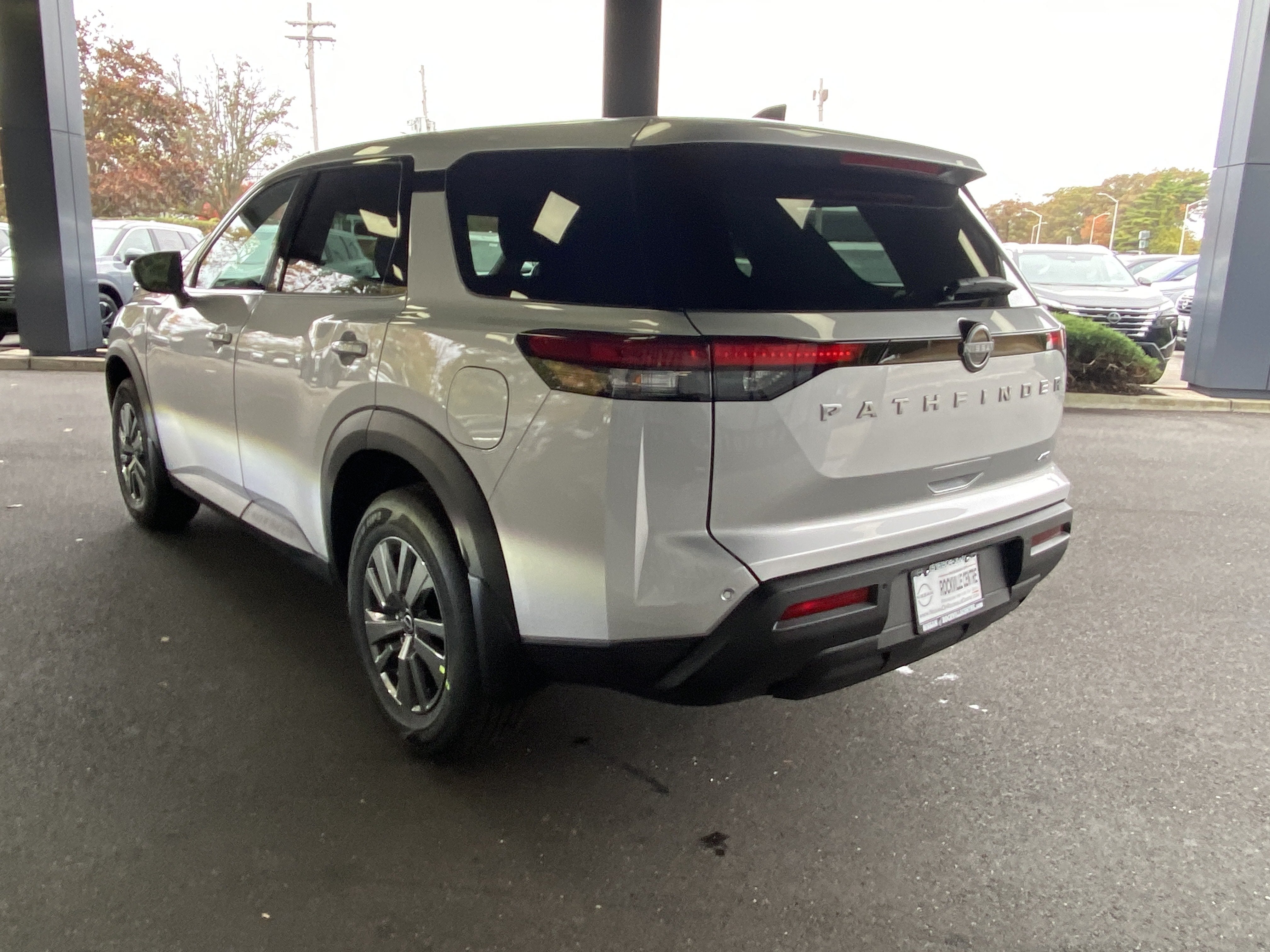 2025 Nissan Pathfinder S