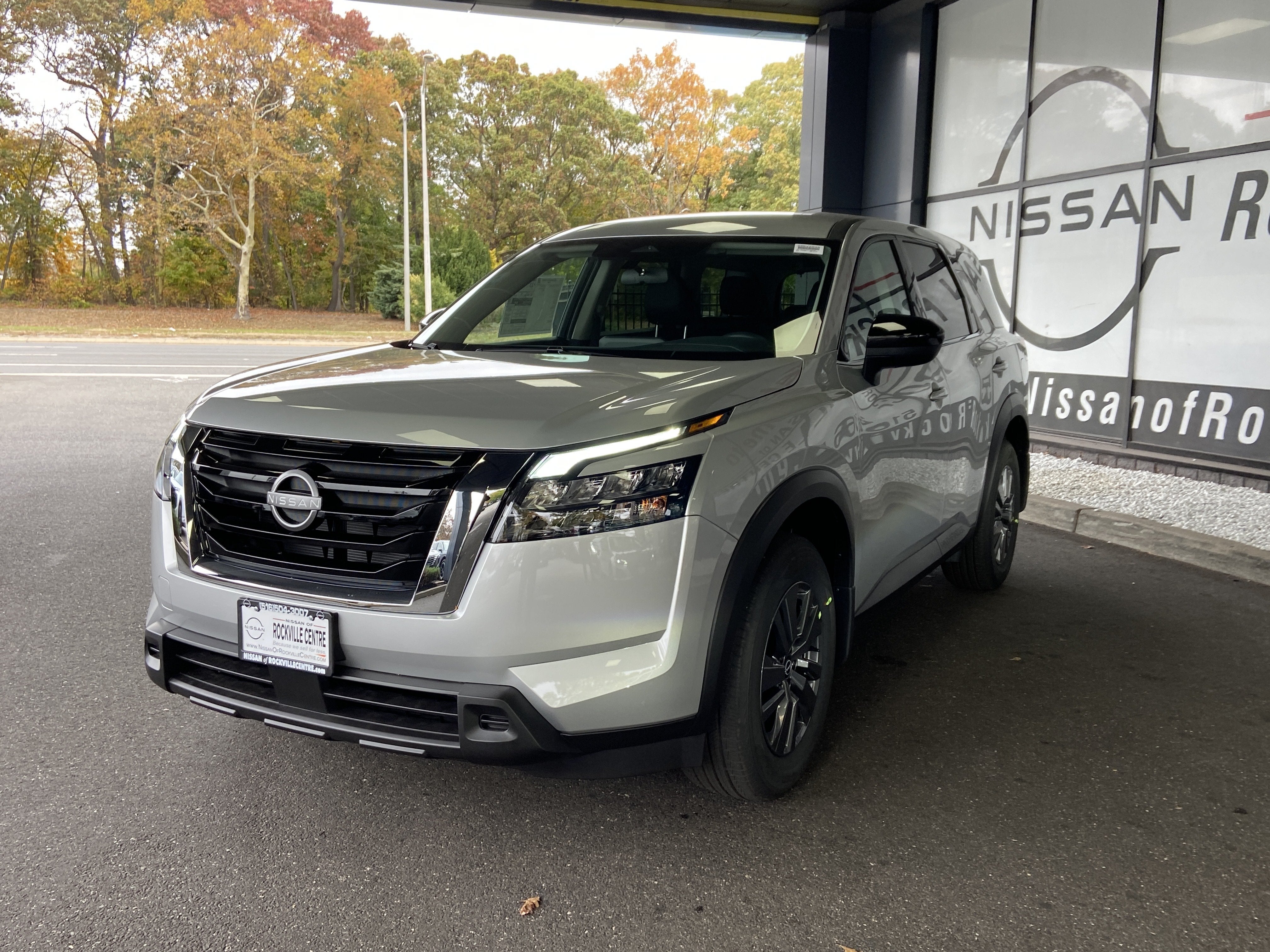 2025 Nissan Pathfinder S