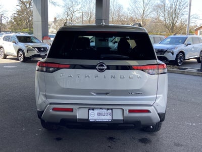 2025 Nissan Pathfinder SL