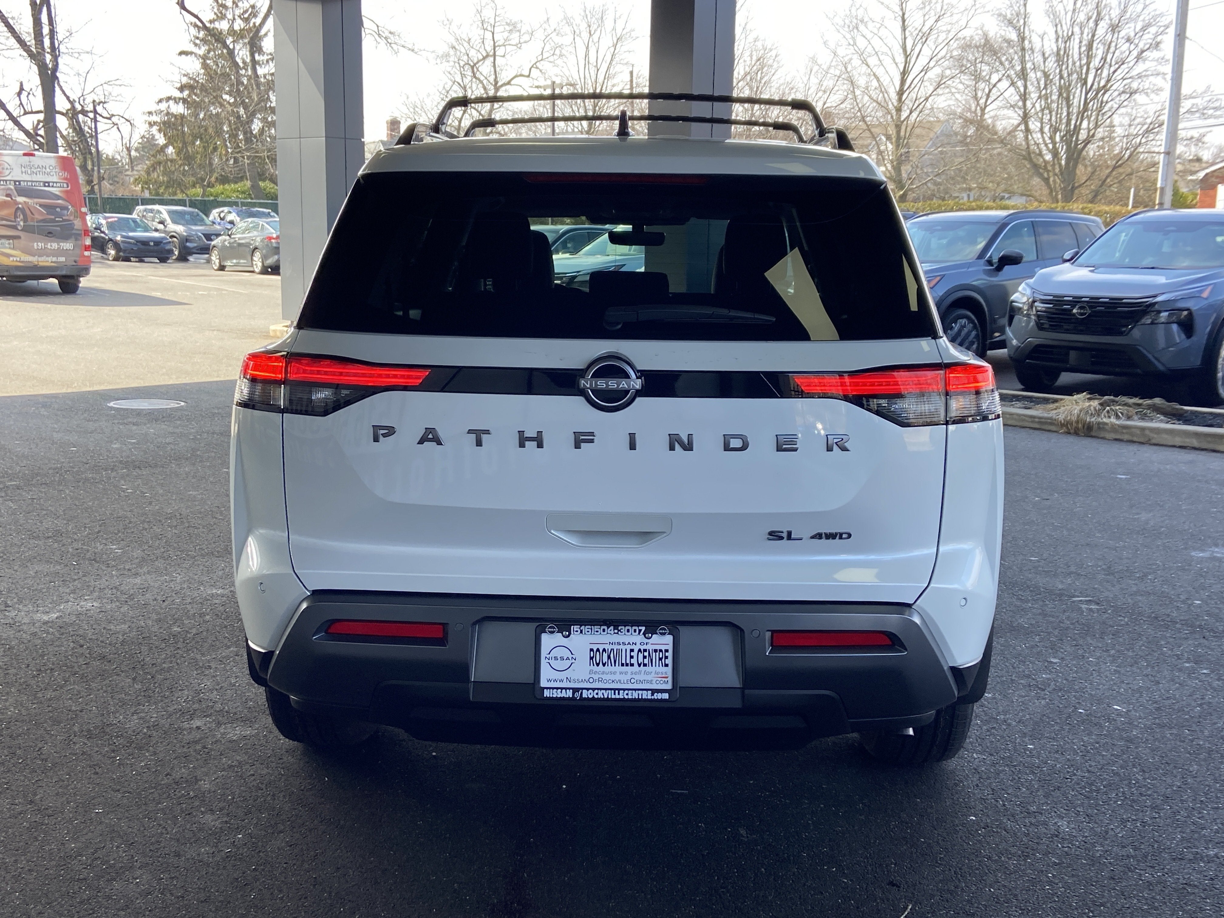 2026 Nissan Pathfinder SL