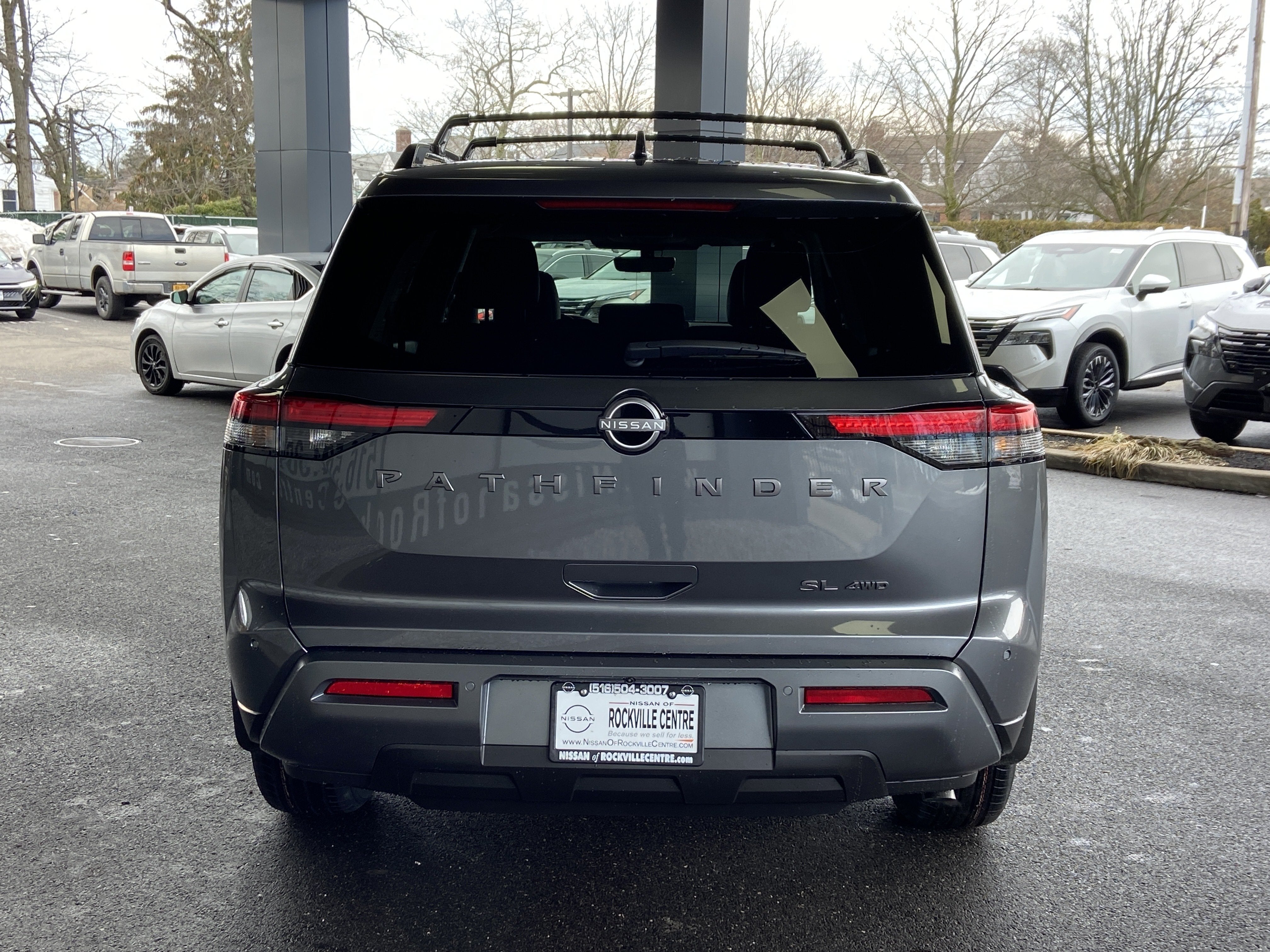 2026 Nissan Pathfinder SL