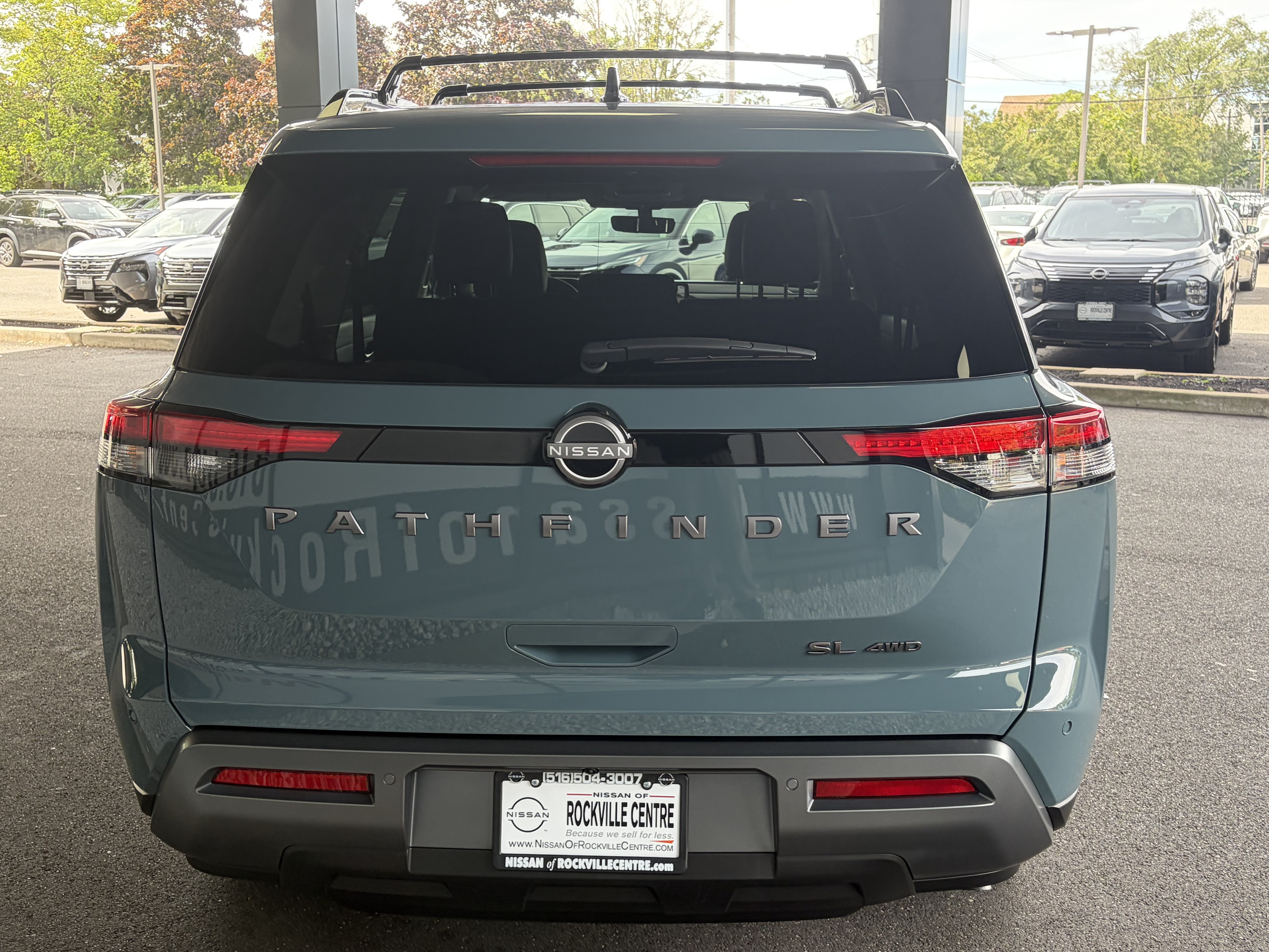 2026 Nissan Pathfinder SL