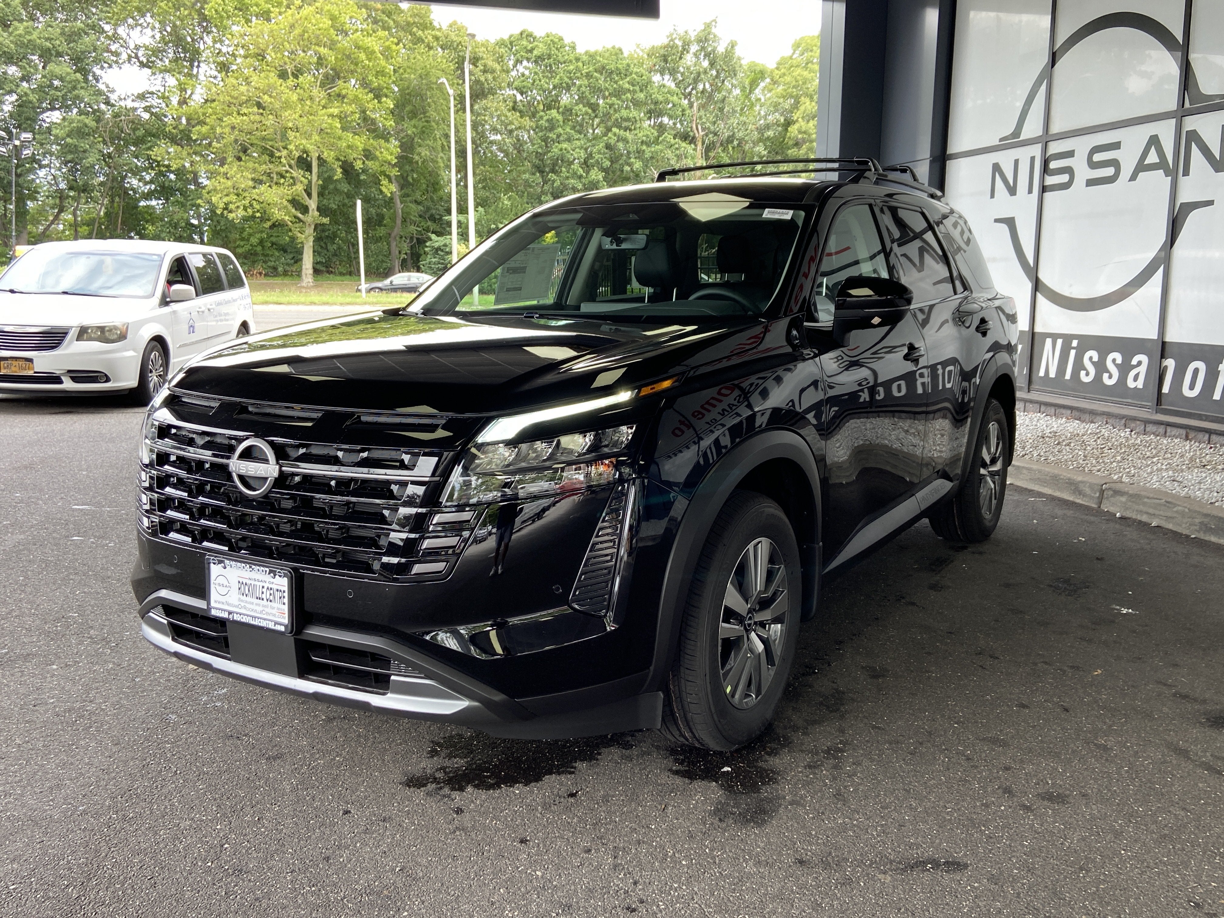2026 Nissan Pathfinder SL