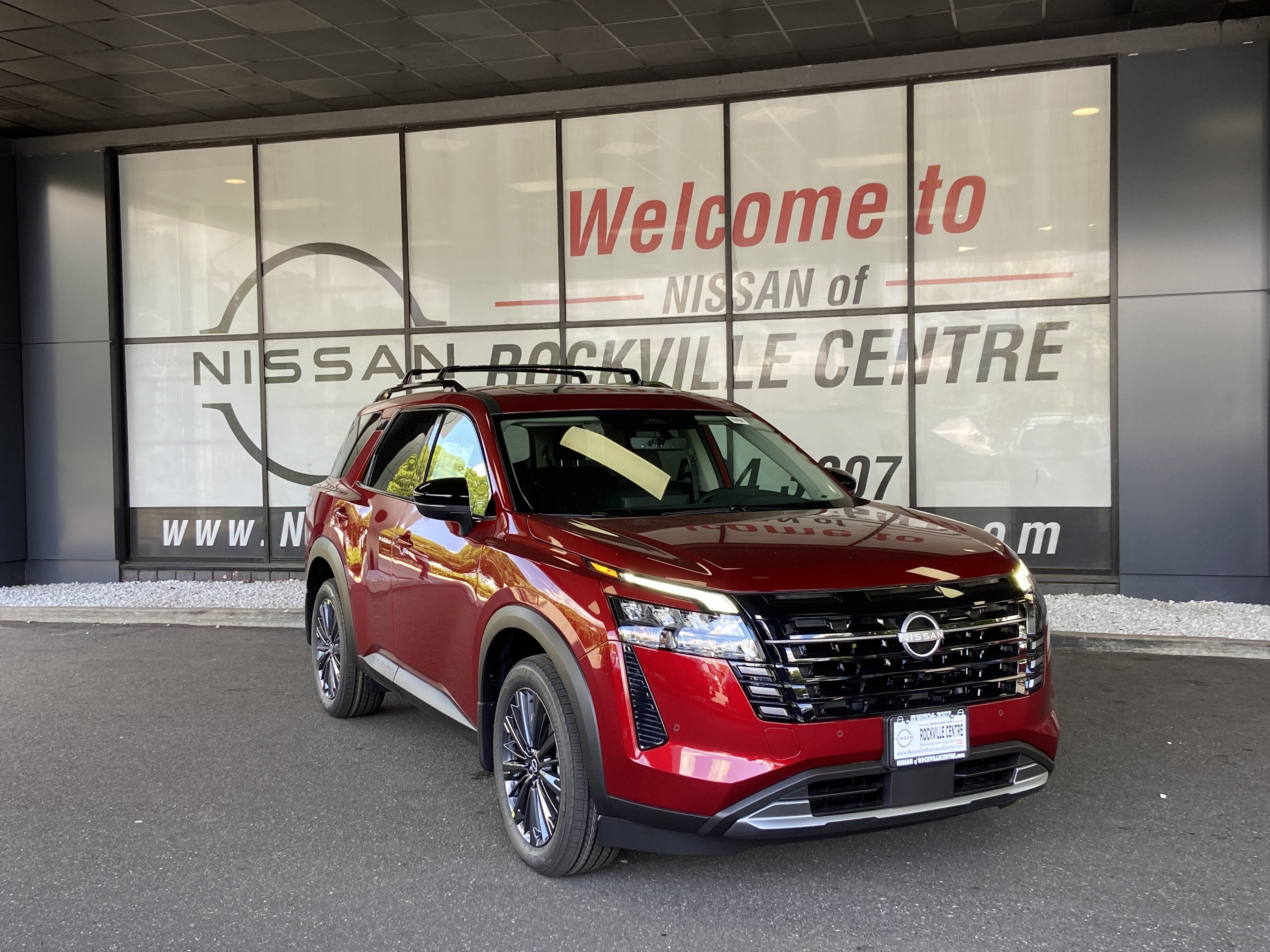 2026 Nissan Pathfinder SL