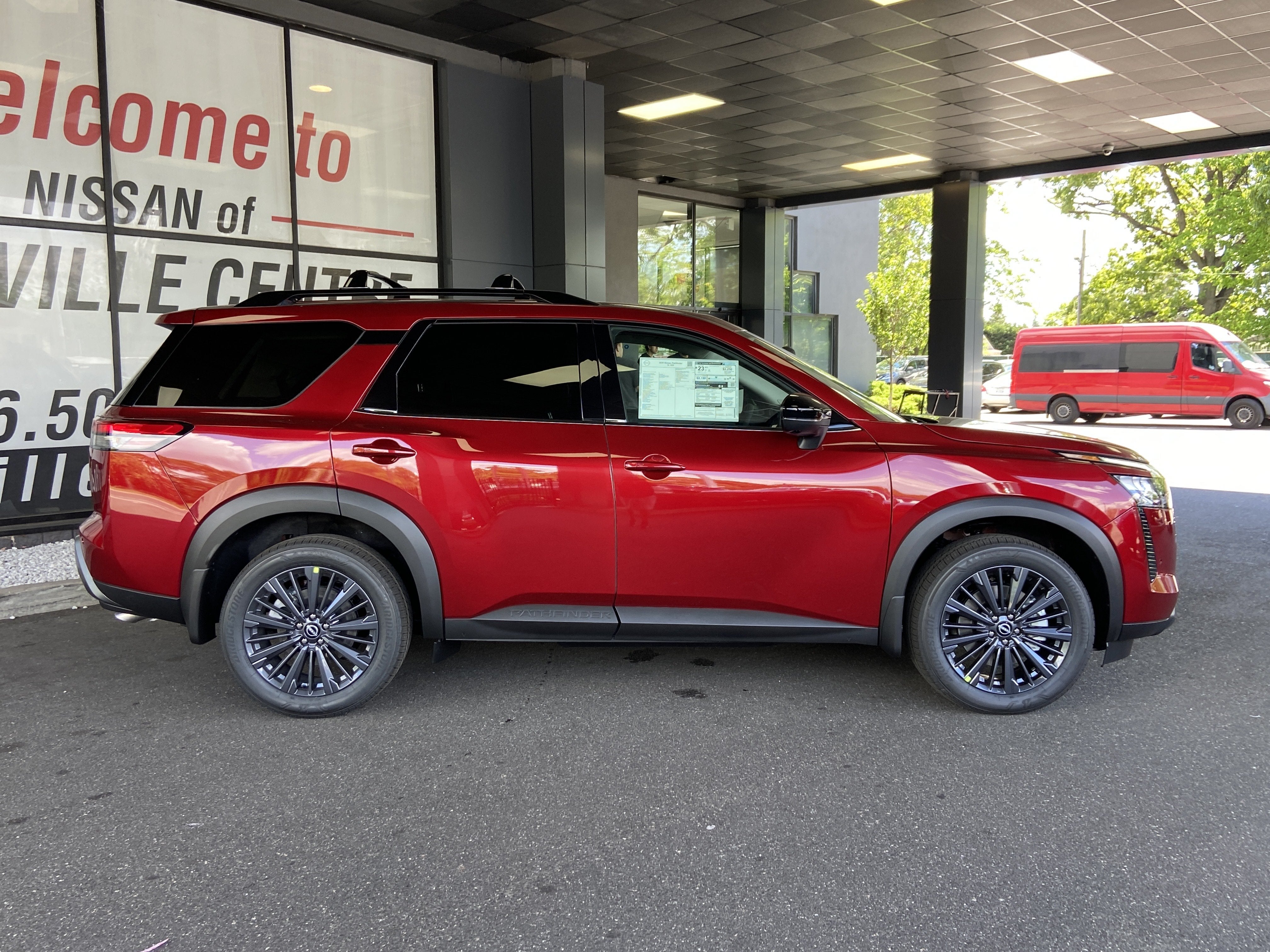 2026 Nissan Pathfinder SL