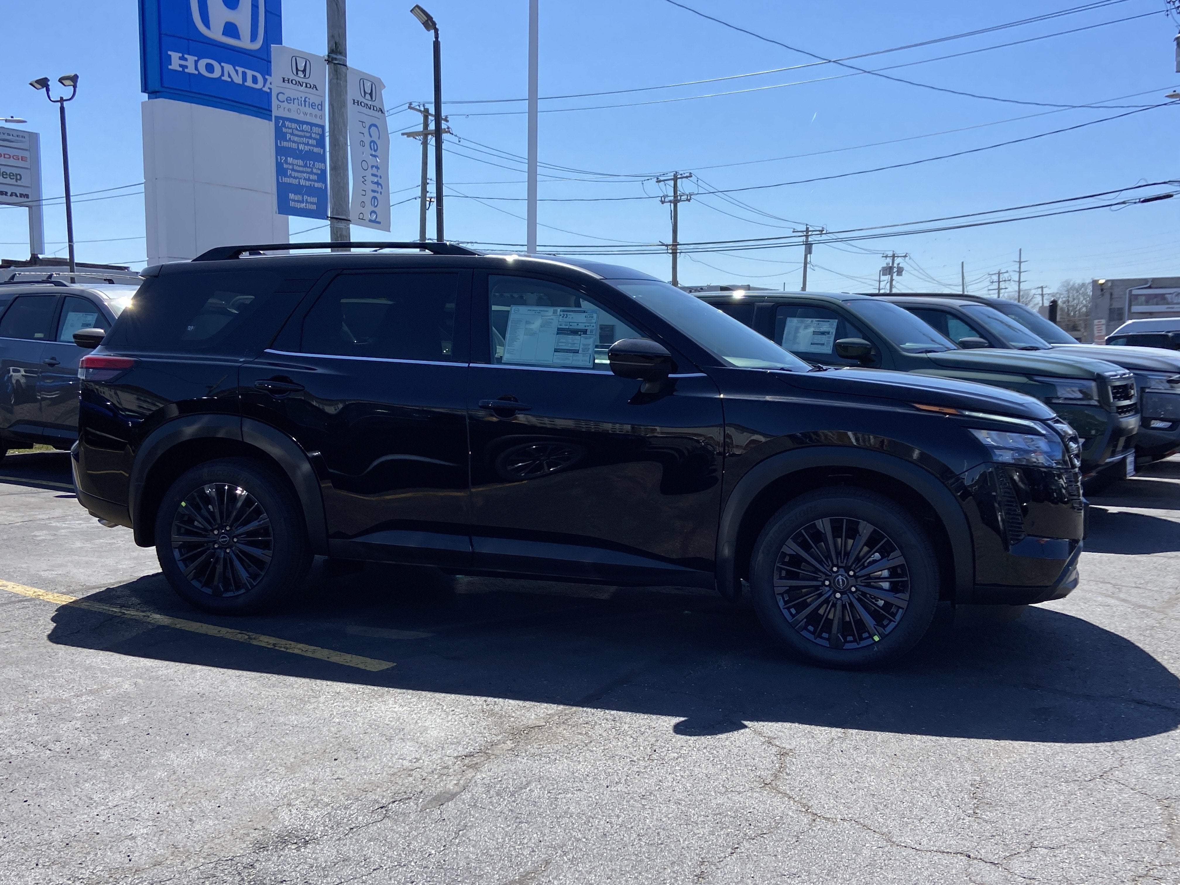 2026 Nissan Pathfinder SL