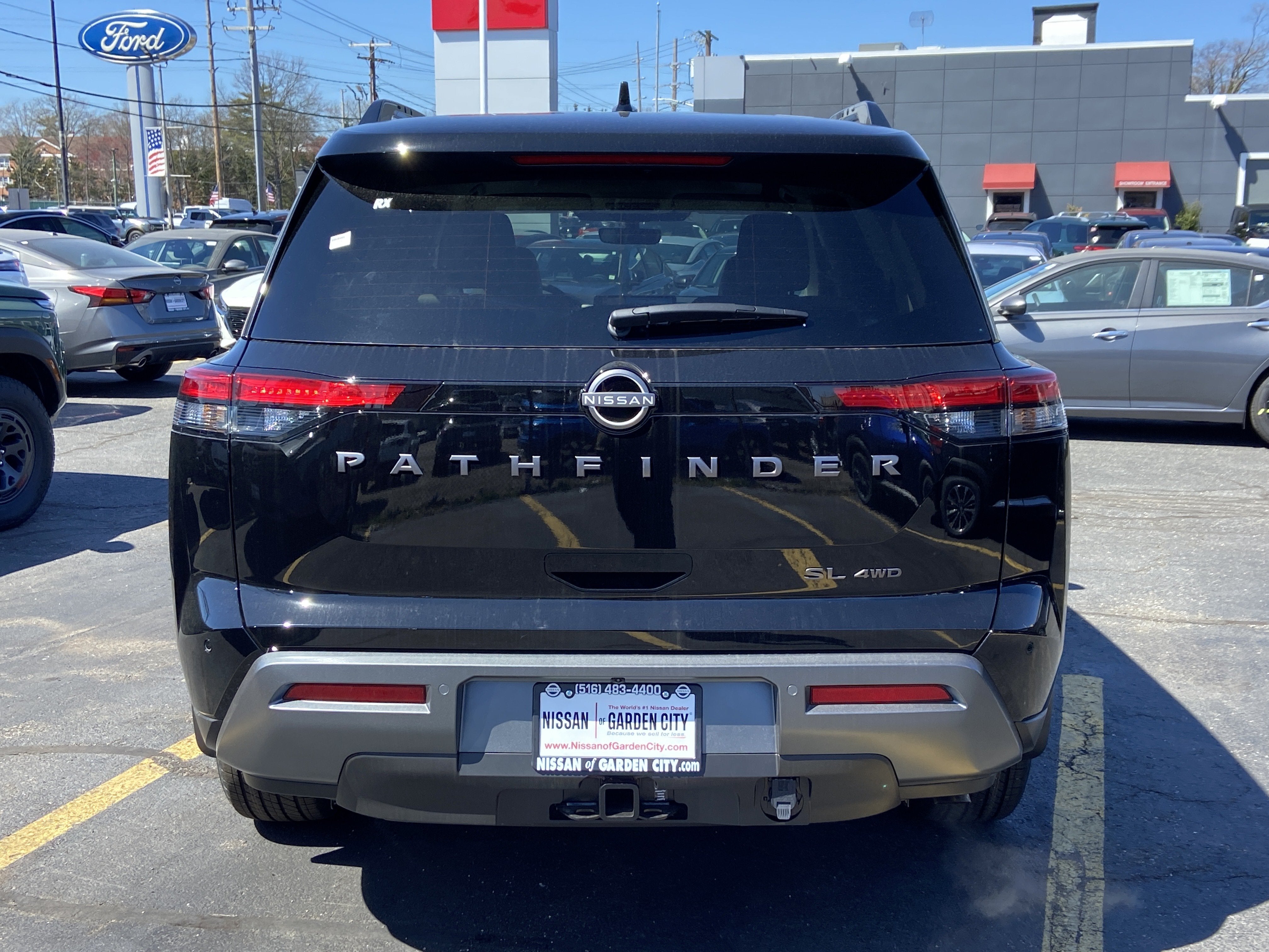 2026 Nissan Pathfinder SL