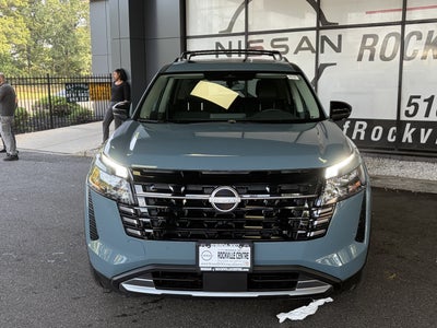 2026 Nissan Pathfinder SL