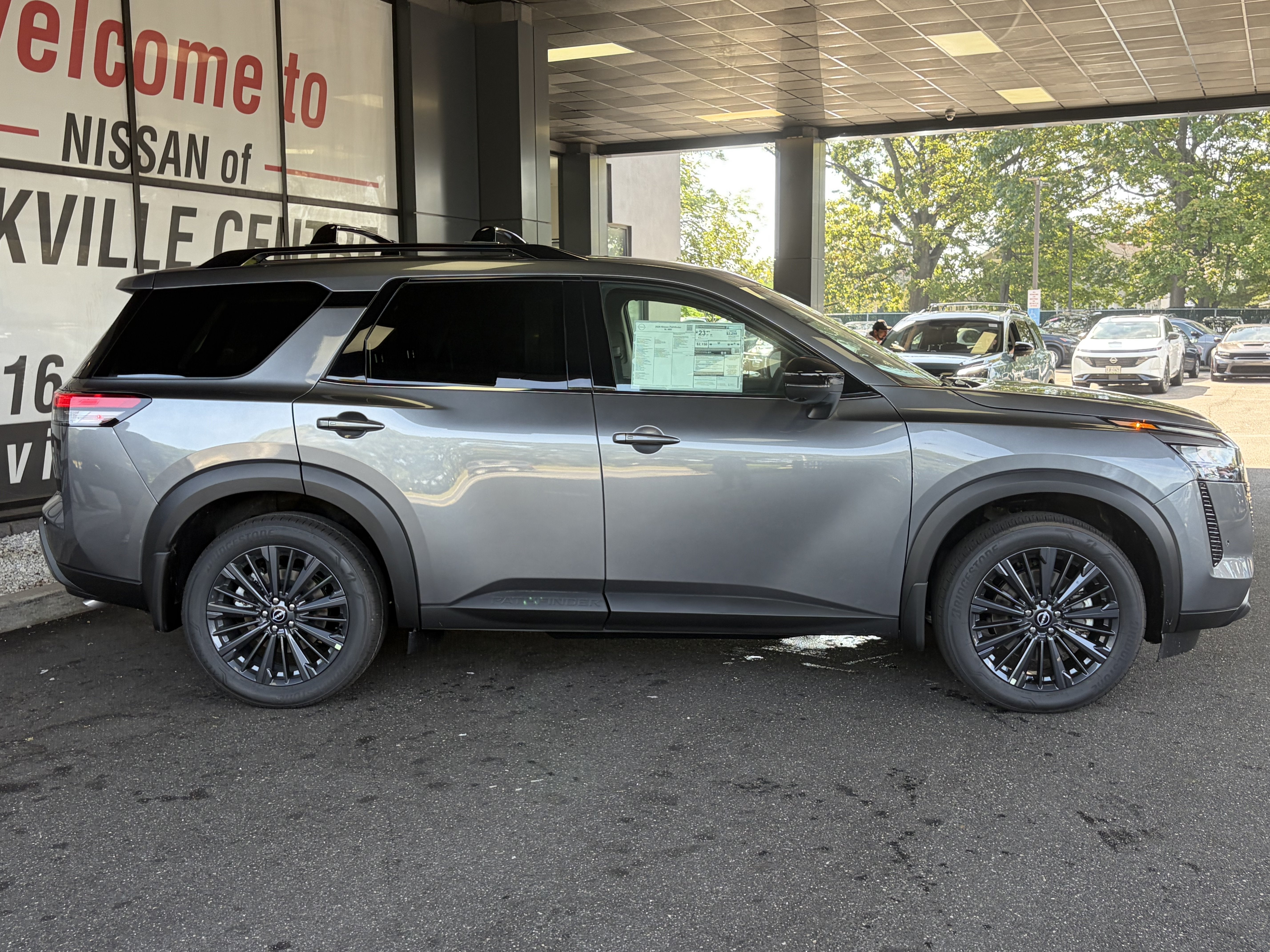 2026 Nissan Pathfinder SL