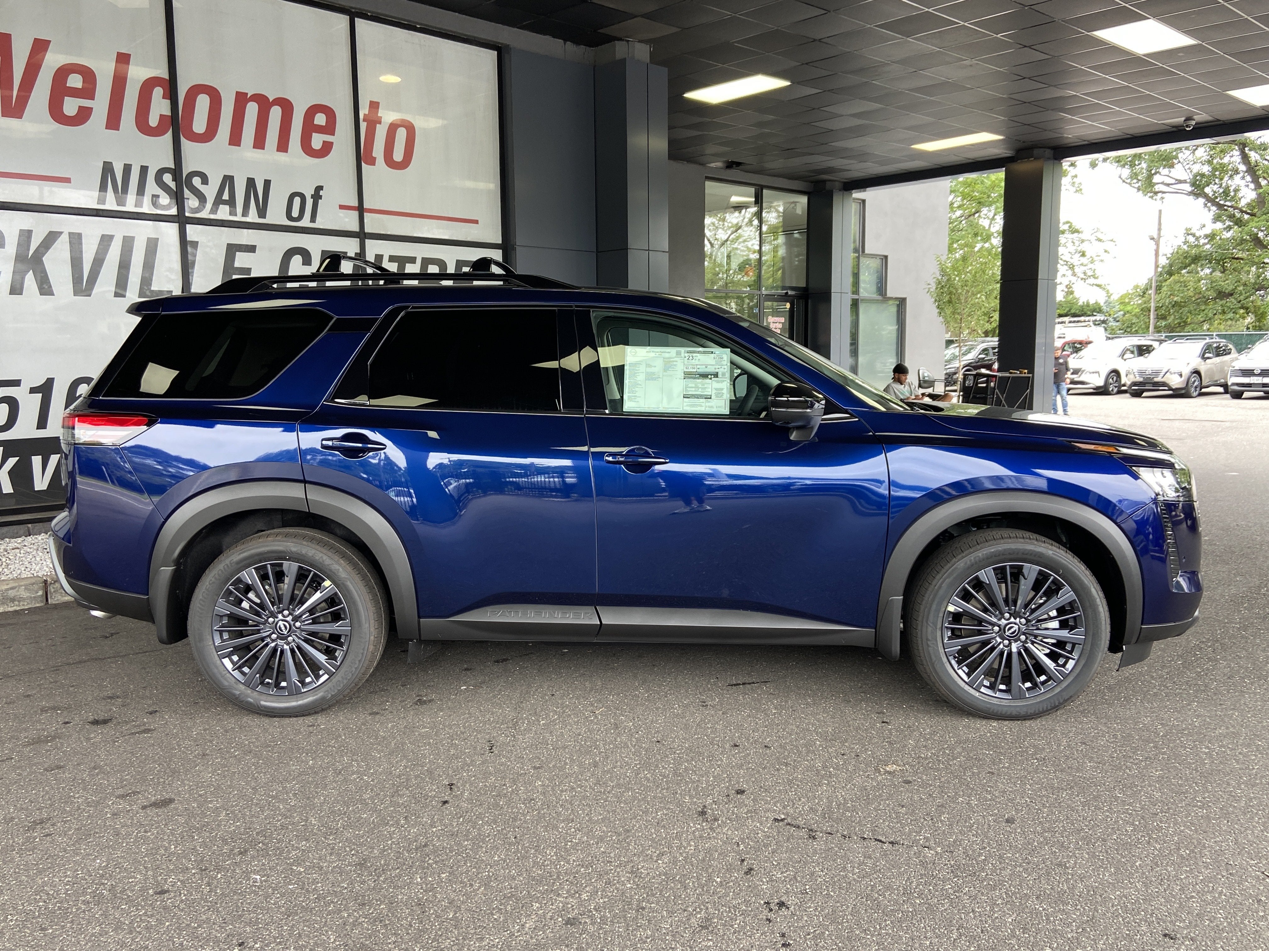 2026 Nissan Pathfinder SL