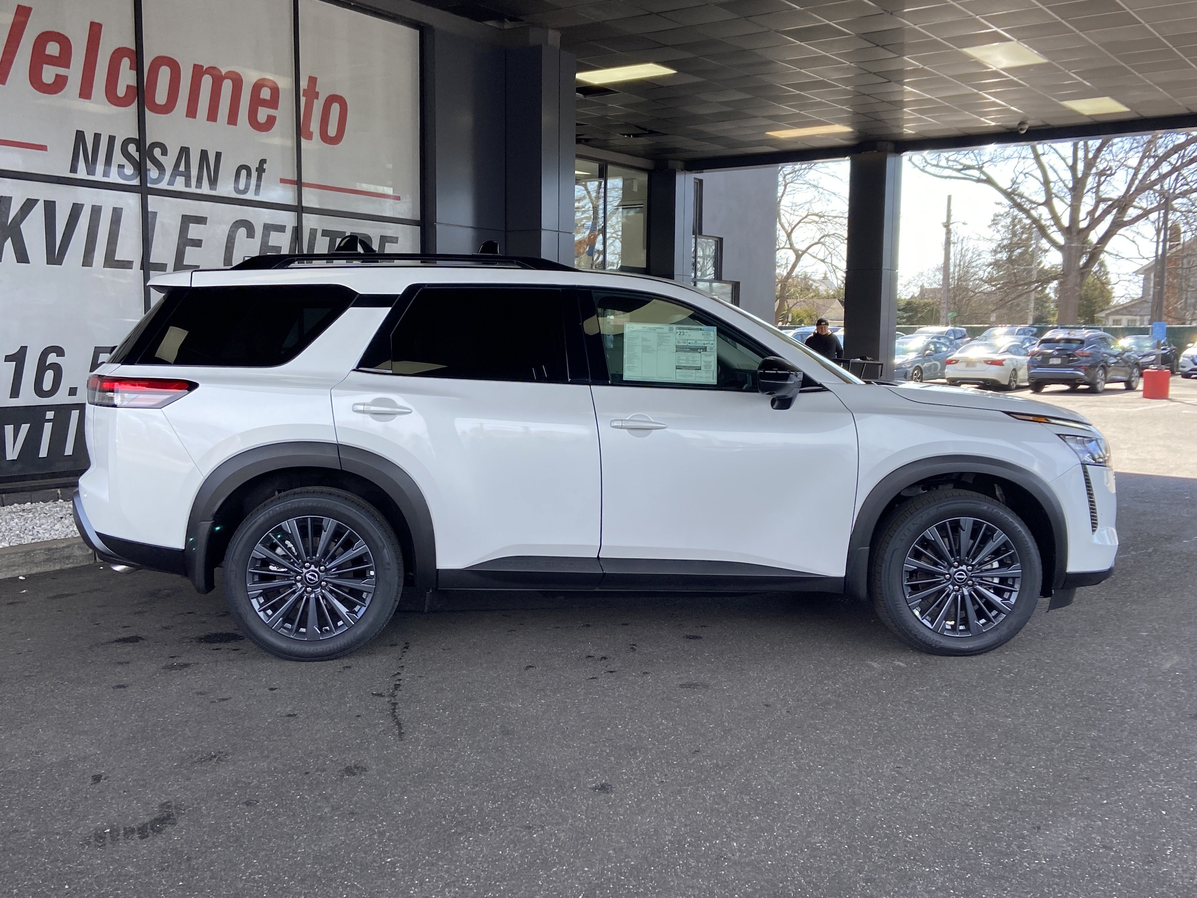 2026 Nissan Pathfinder SL