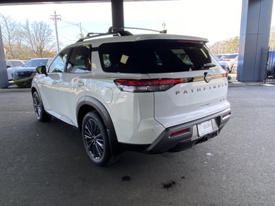 2026 Nissan Pathfinder SL