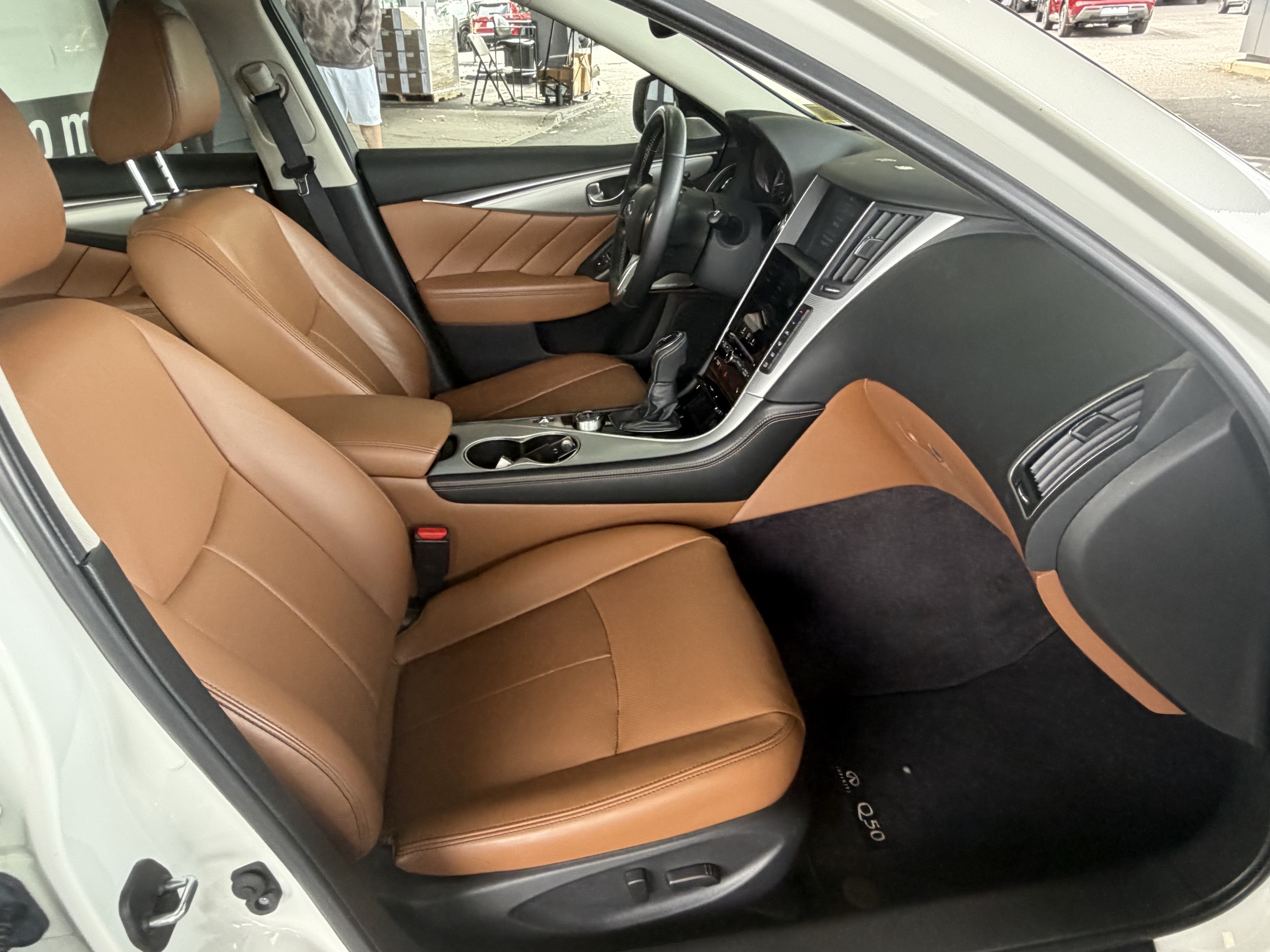 2023 INFINITI Q50 LUXE