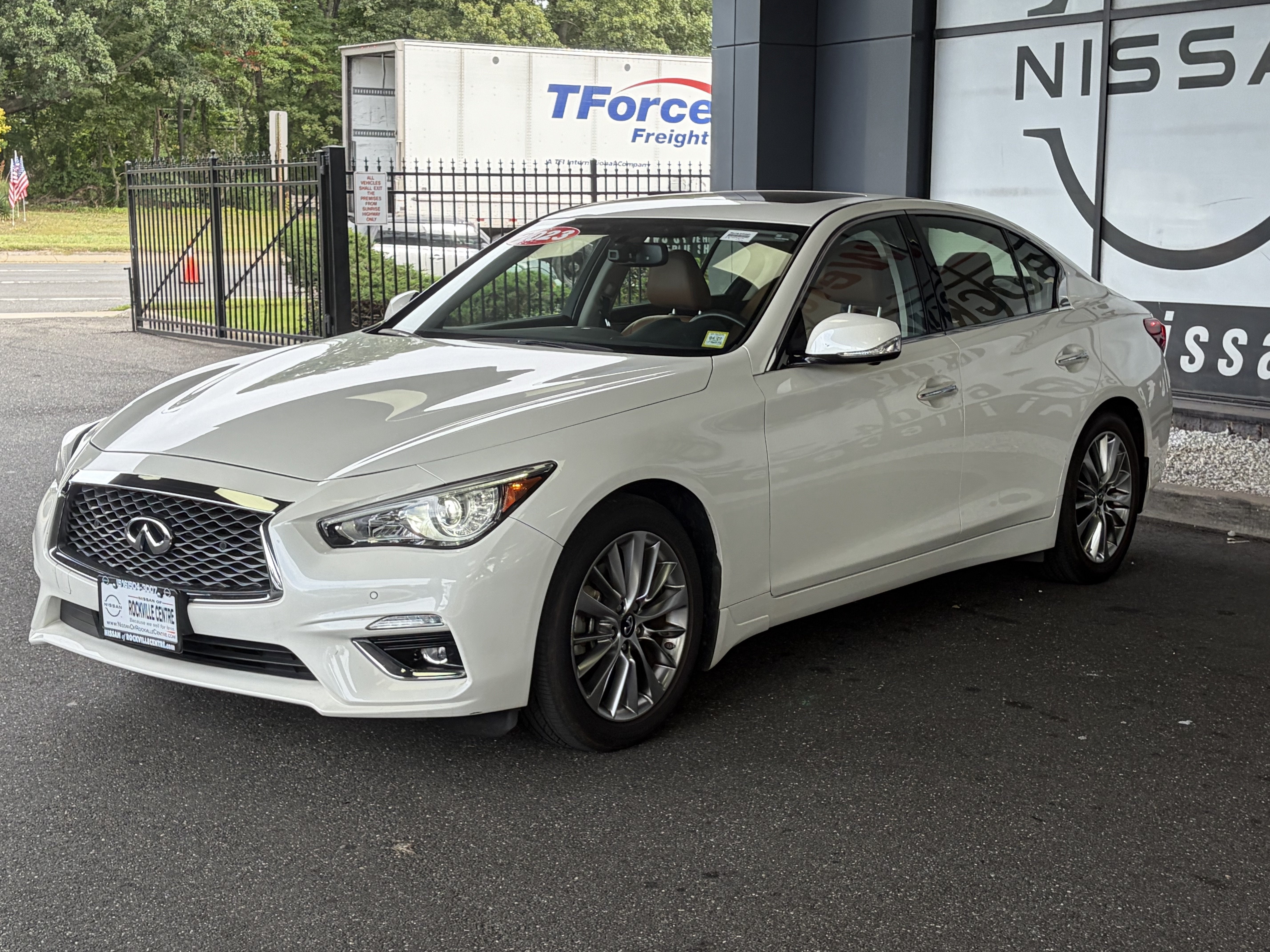 2023 INFINITI Q50 LUXE