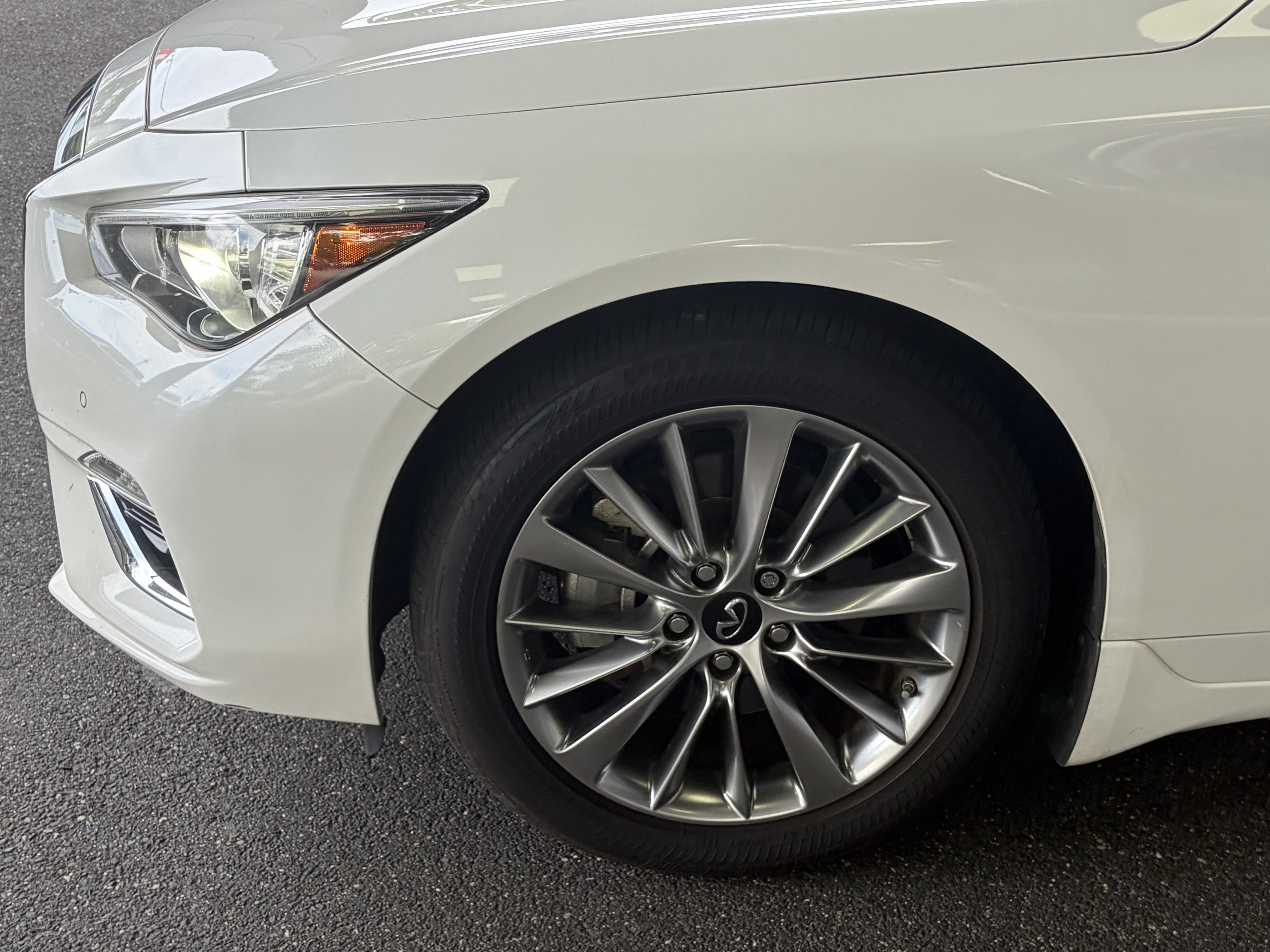 2023 INFINITI Q50 LUXE