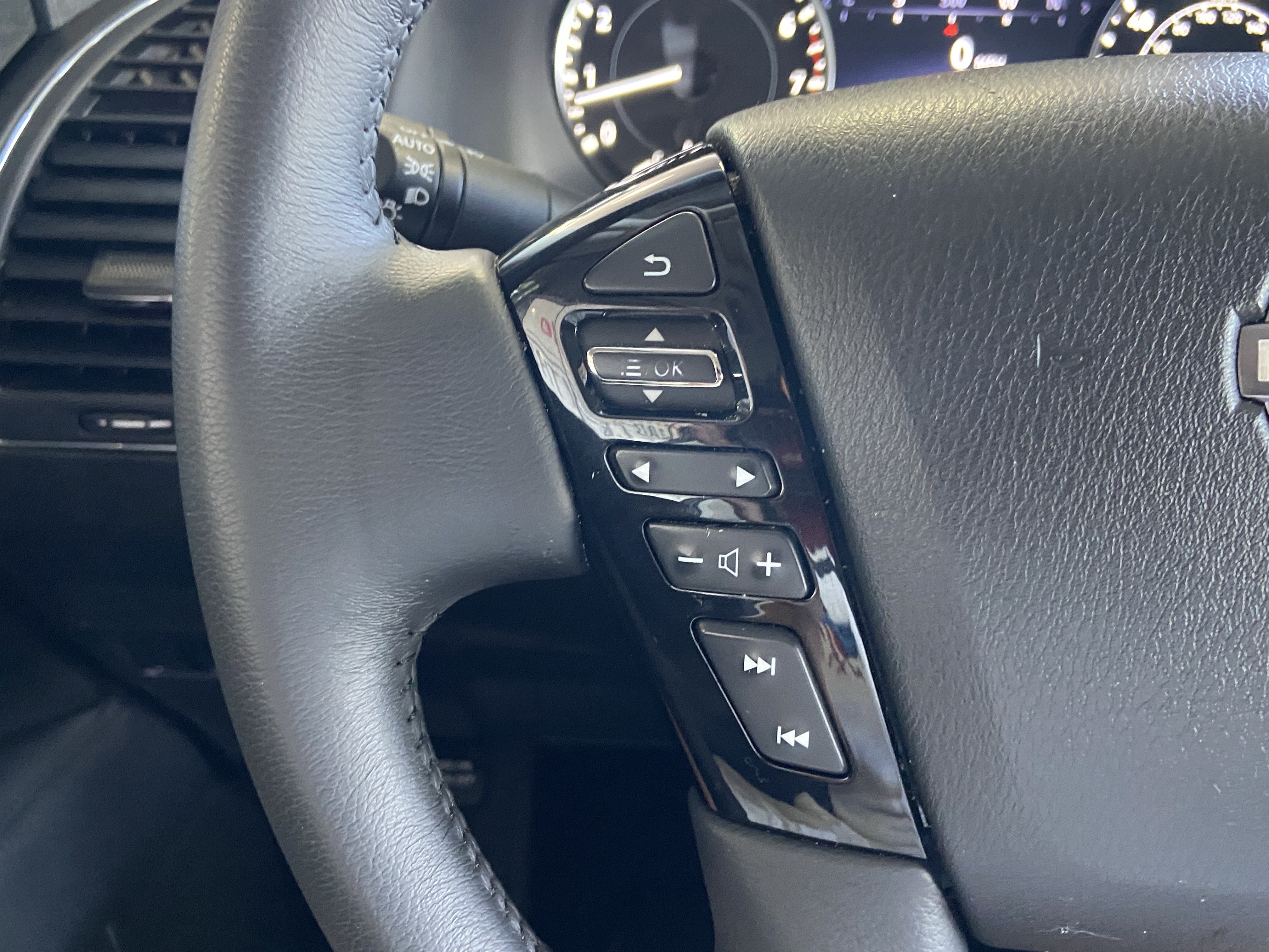 2023 Nissan Armada SV