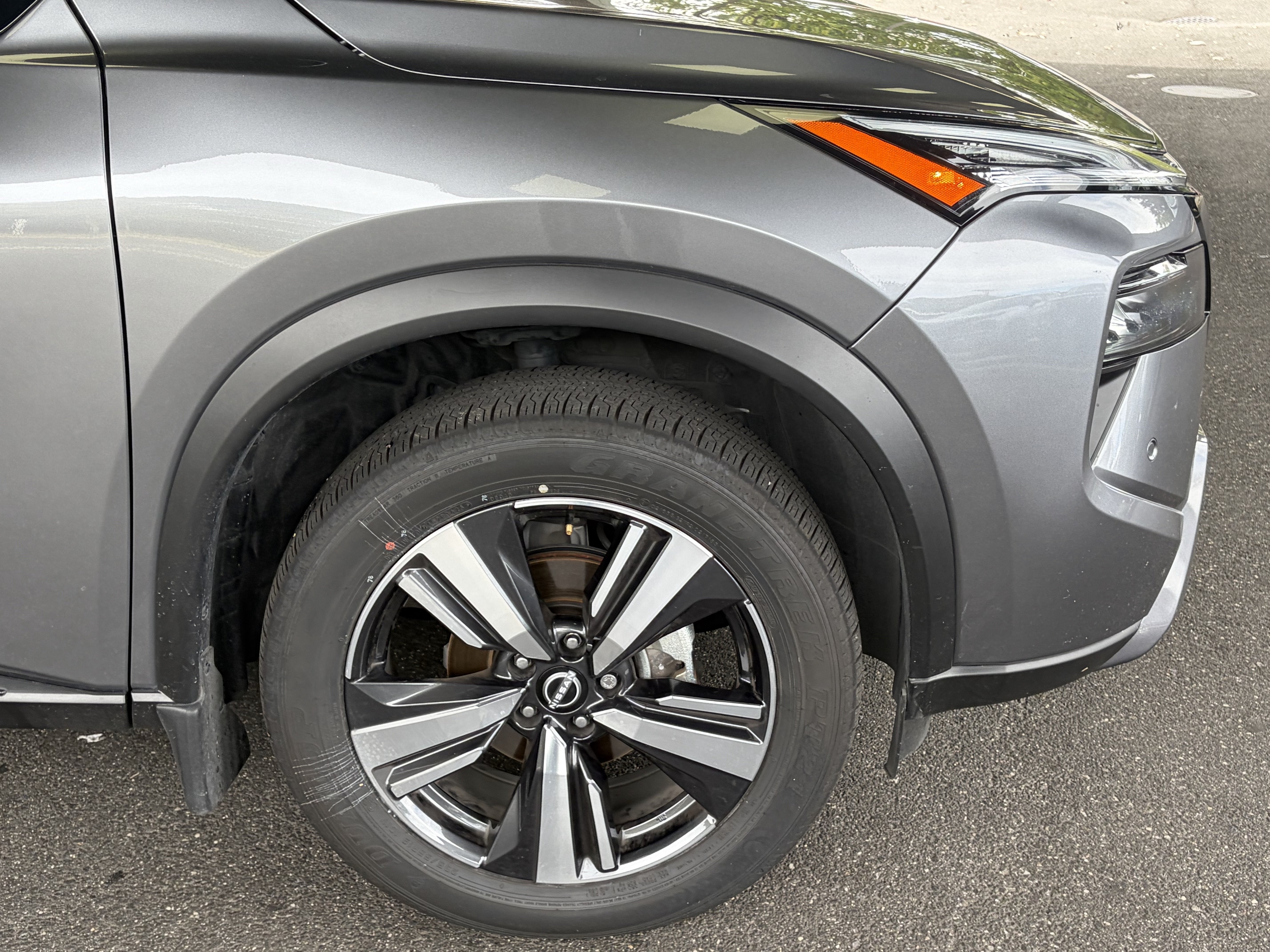 2025 Nissan Rogue SL