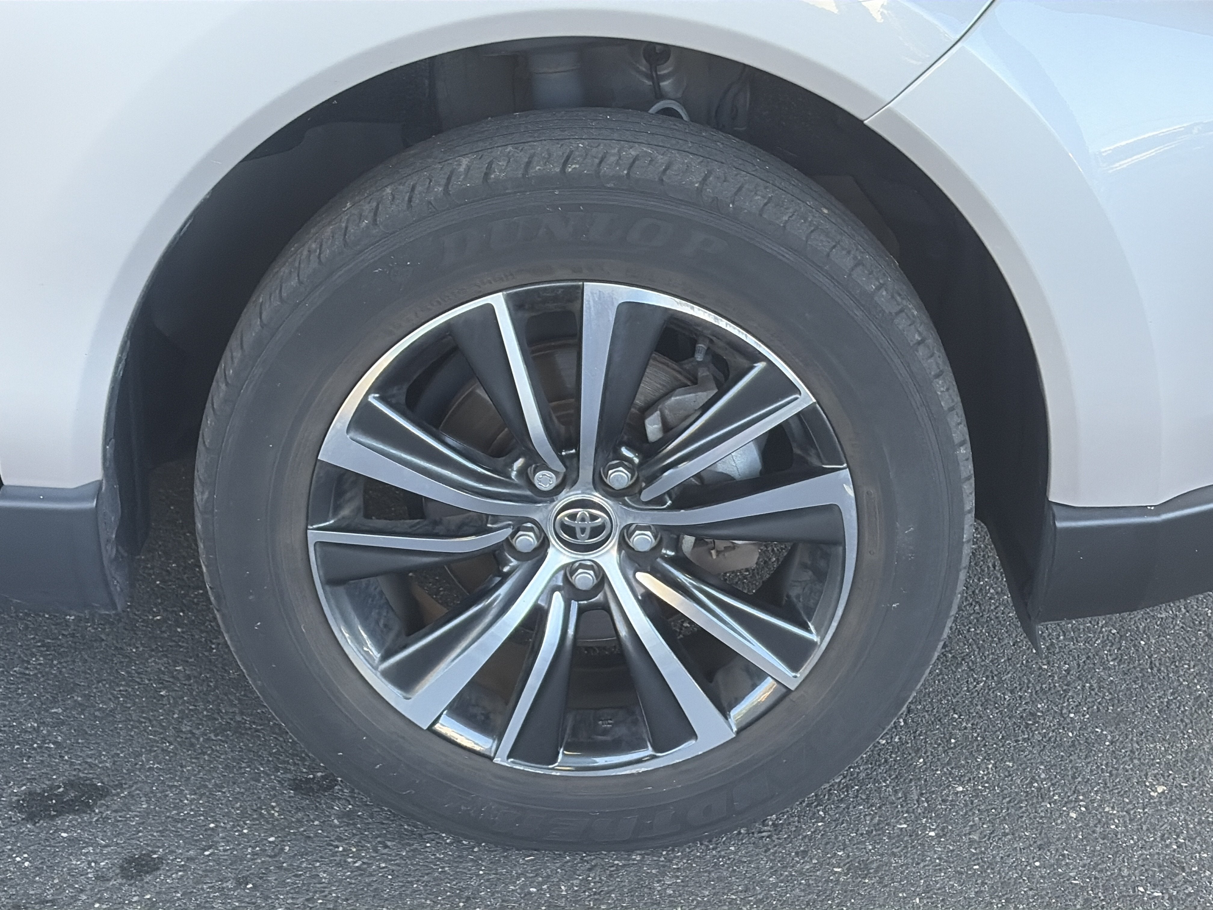 2023 Toyota Venza LE