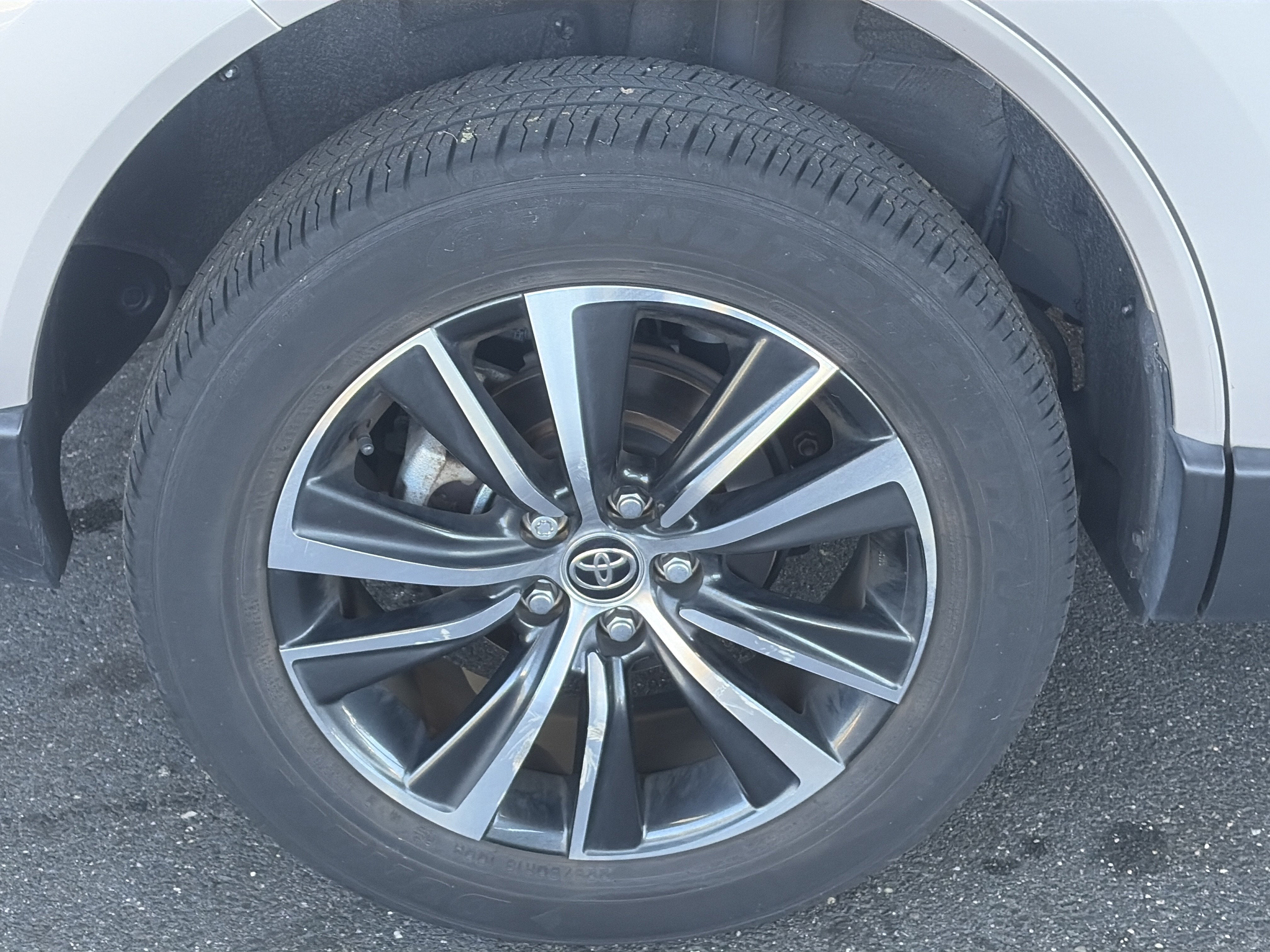 2023 Toyota Venza LE