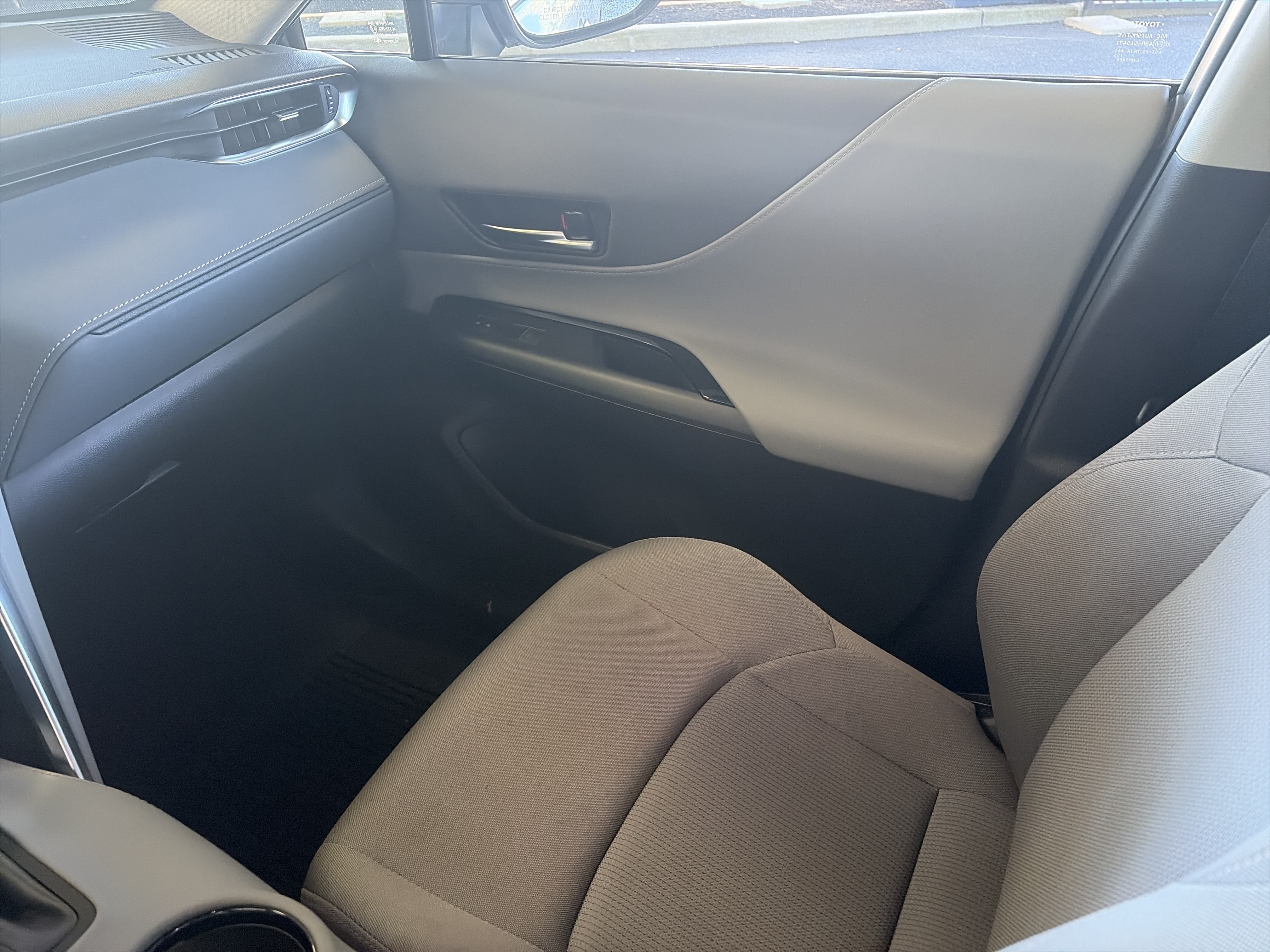2023 Toyota Venza LE