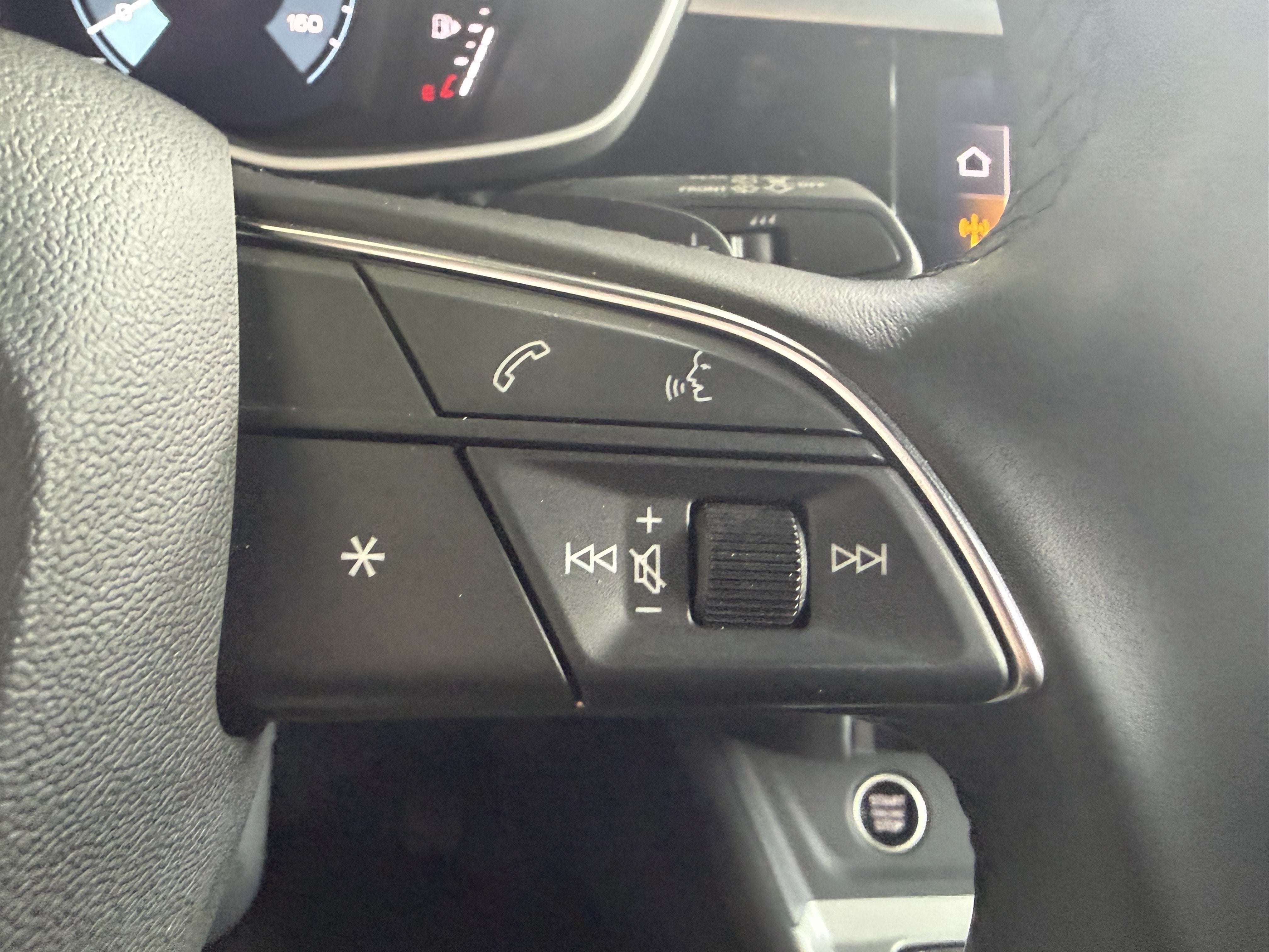 2024 Audi Q3 S line Premium